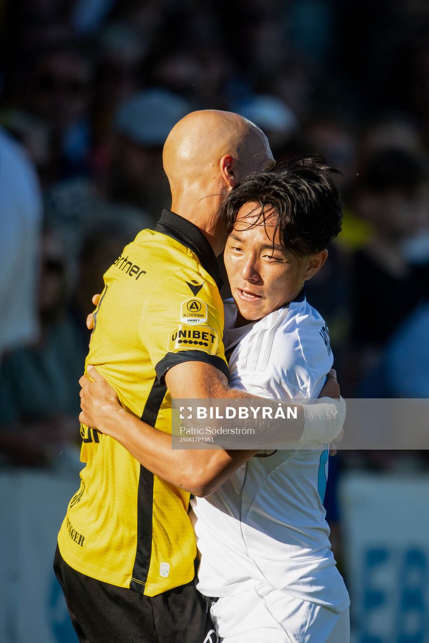 Mjällbys Viktor Gustafson och Djurgårdens Keita Kosugi