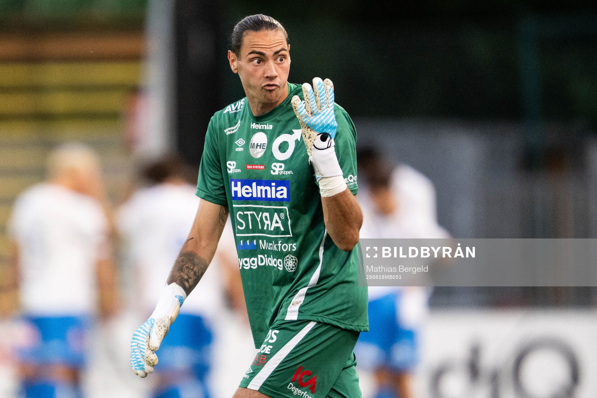 Degerfors målvakt Matvei Igonen deppar