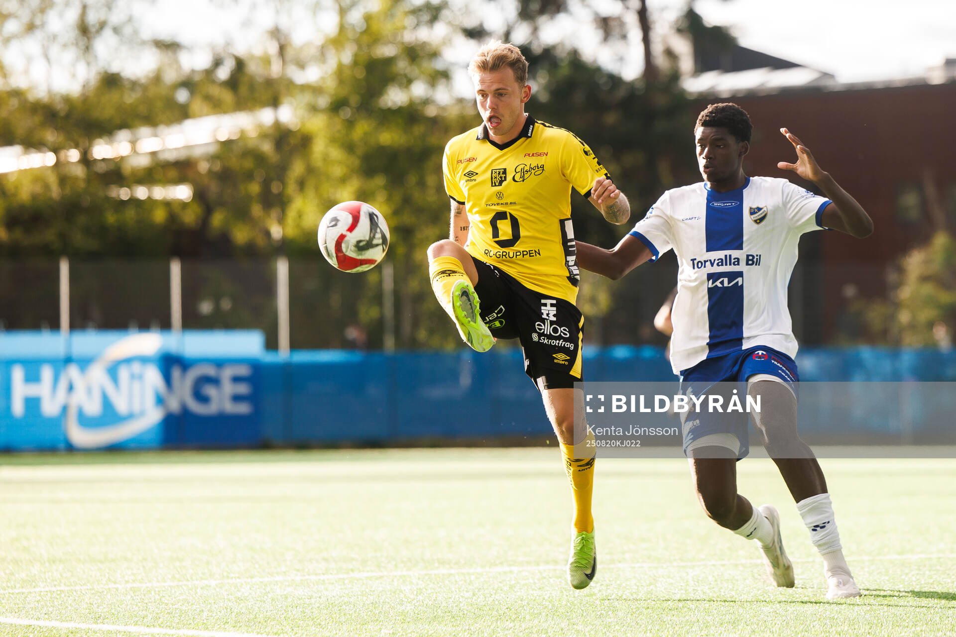 Elfsborgs Frederik Ihler och Haninges Christian Pelenda