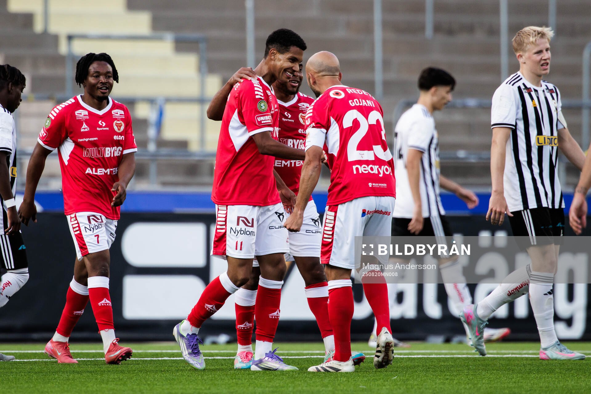 Kalmars Anthony Olusanya jublar