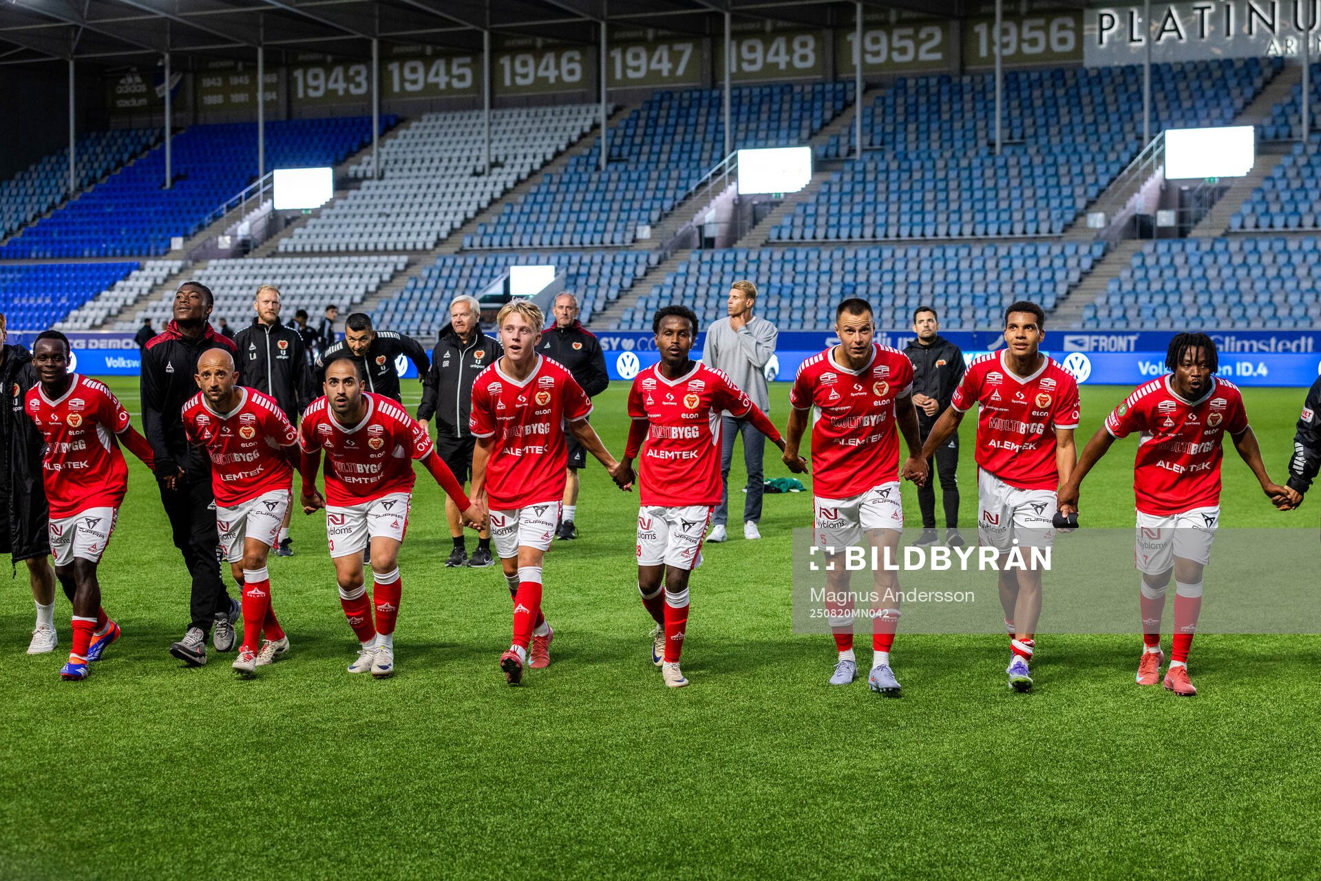 Kalmars spelare jublar