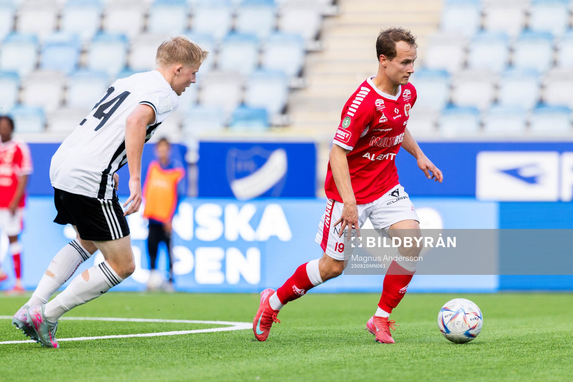 Sylvias Melker Spångberg och Kalmars Saku Ylätupa