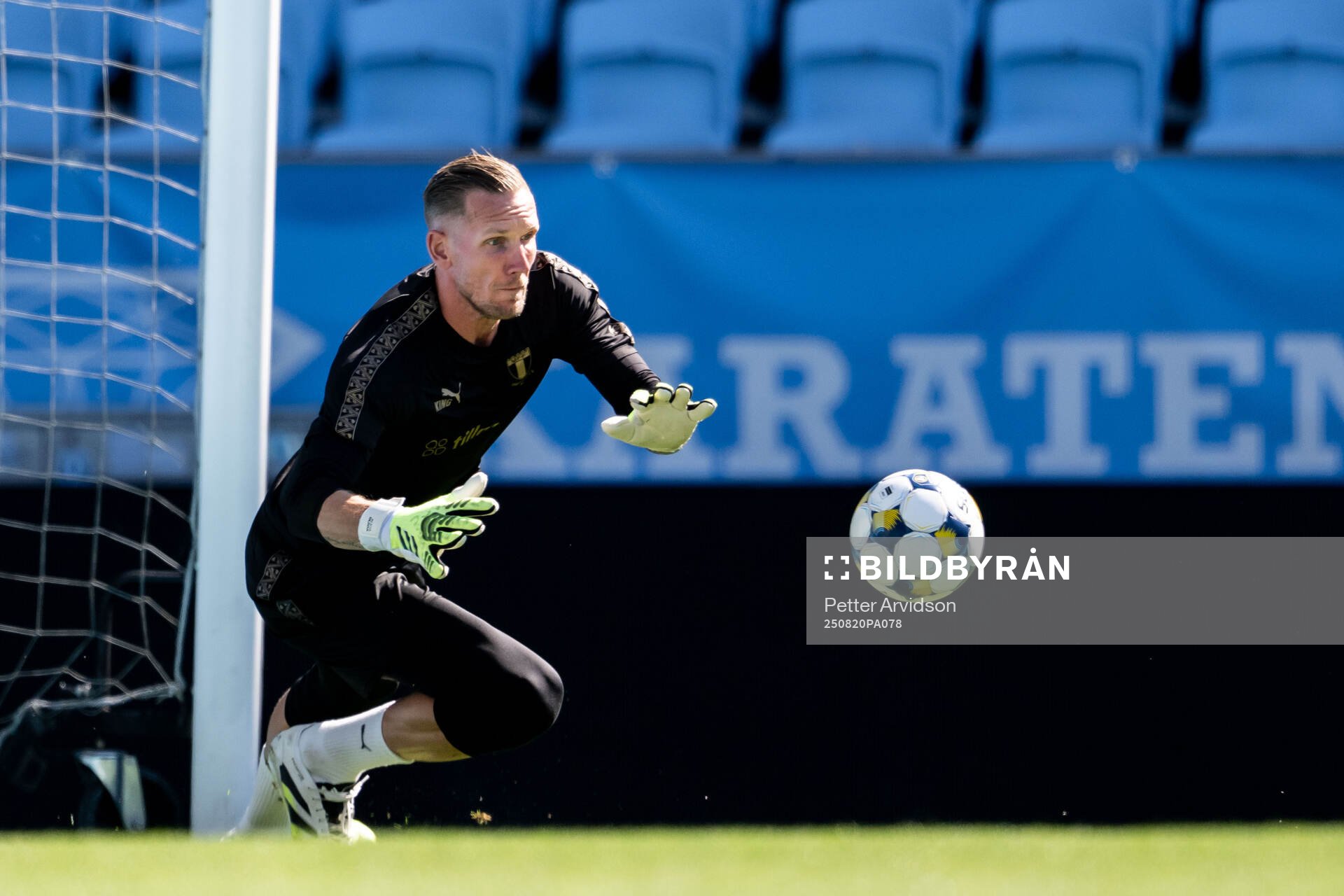 Goalkeeper Robin Olsen