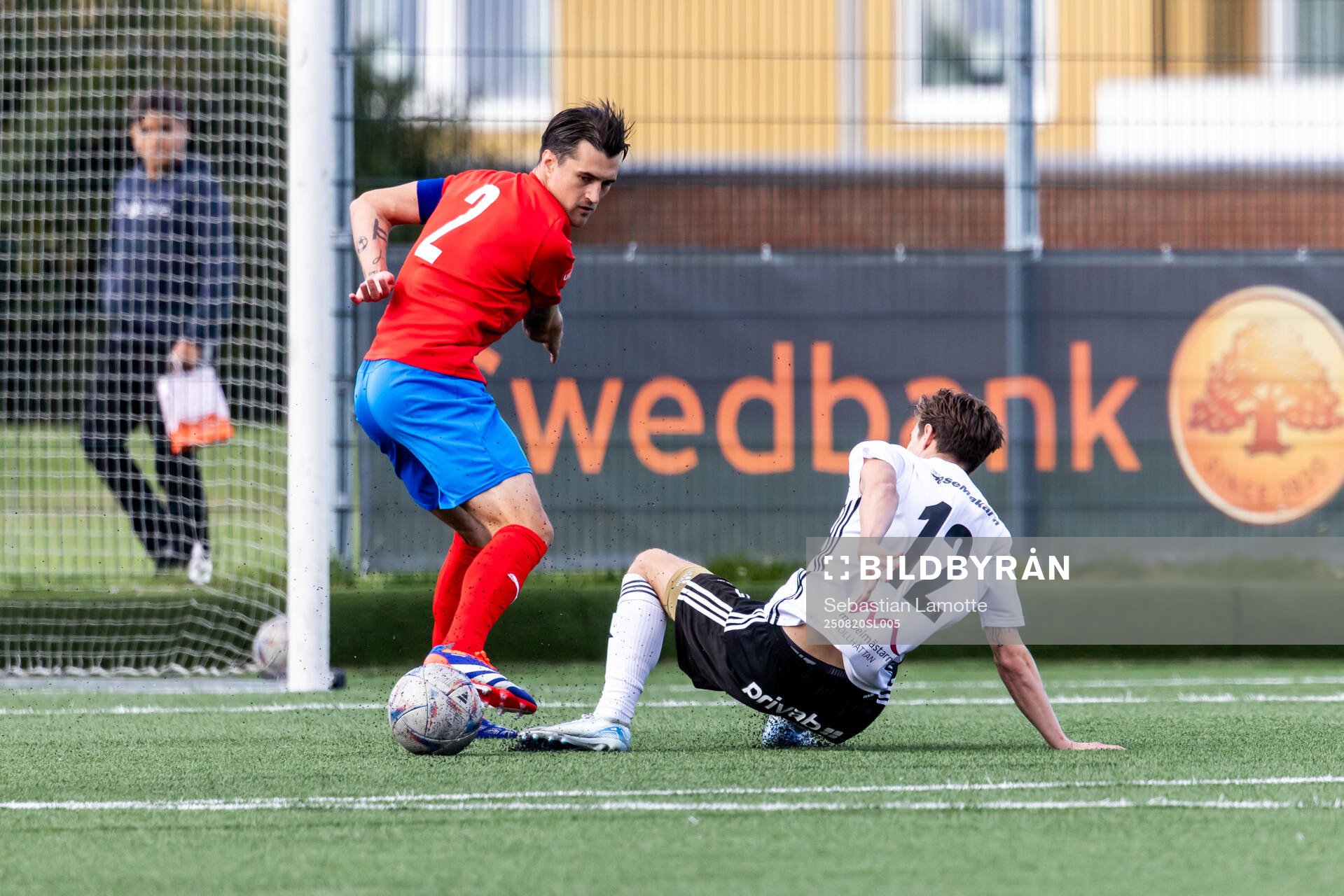 Helsingborgs Jon Birkfeldt och Vänersborgs FKs Noah Nilsson