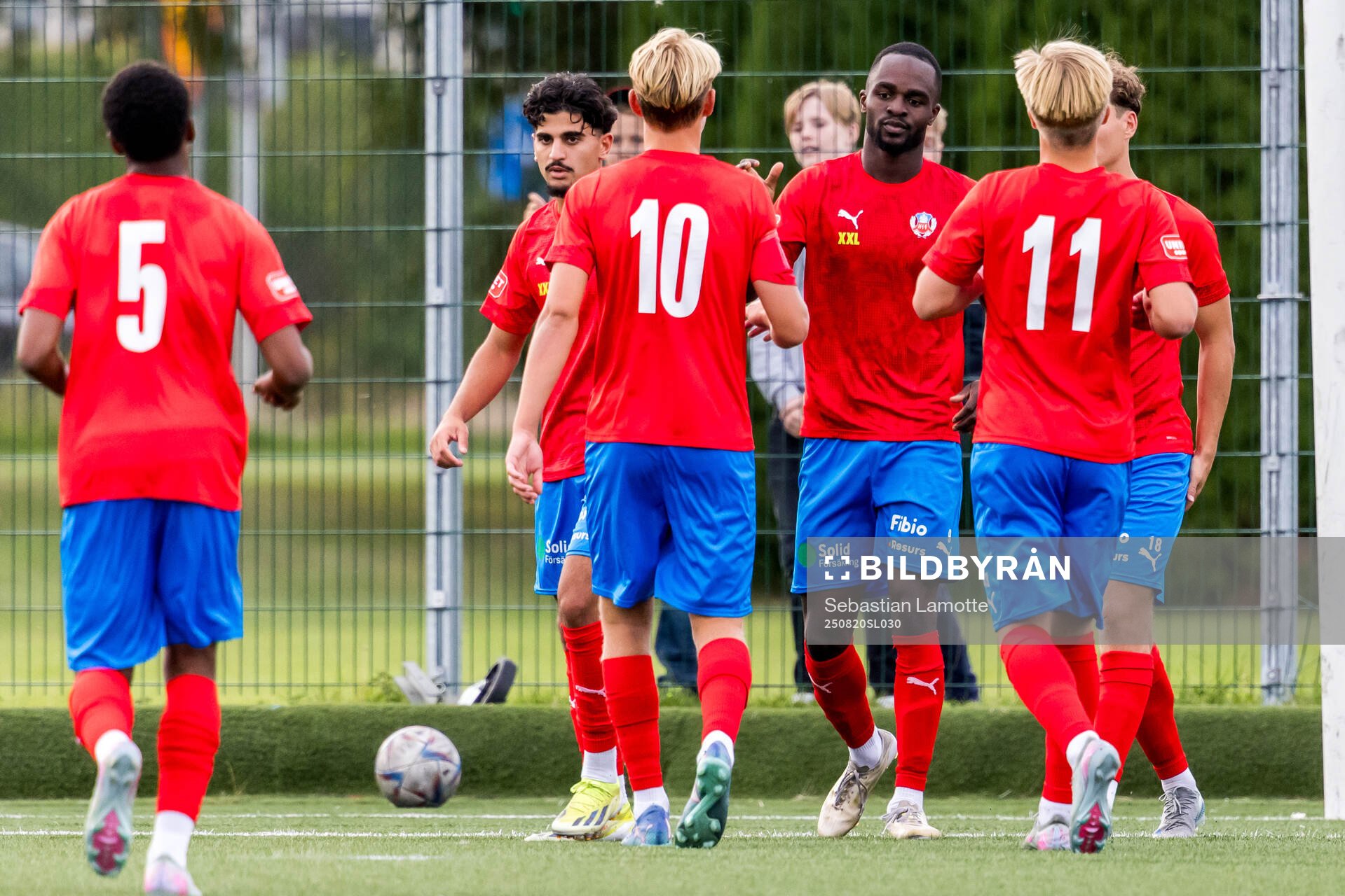 Helsingborgs Adam Akimey jublar