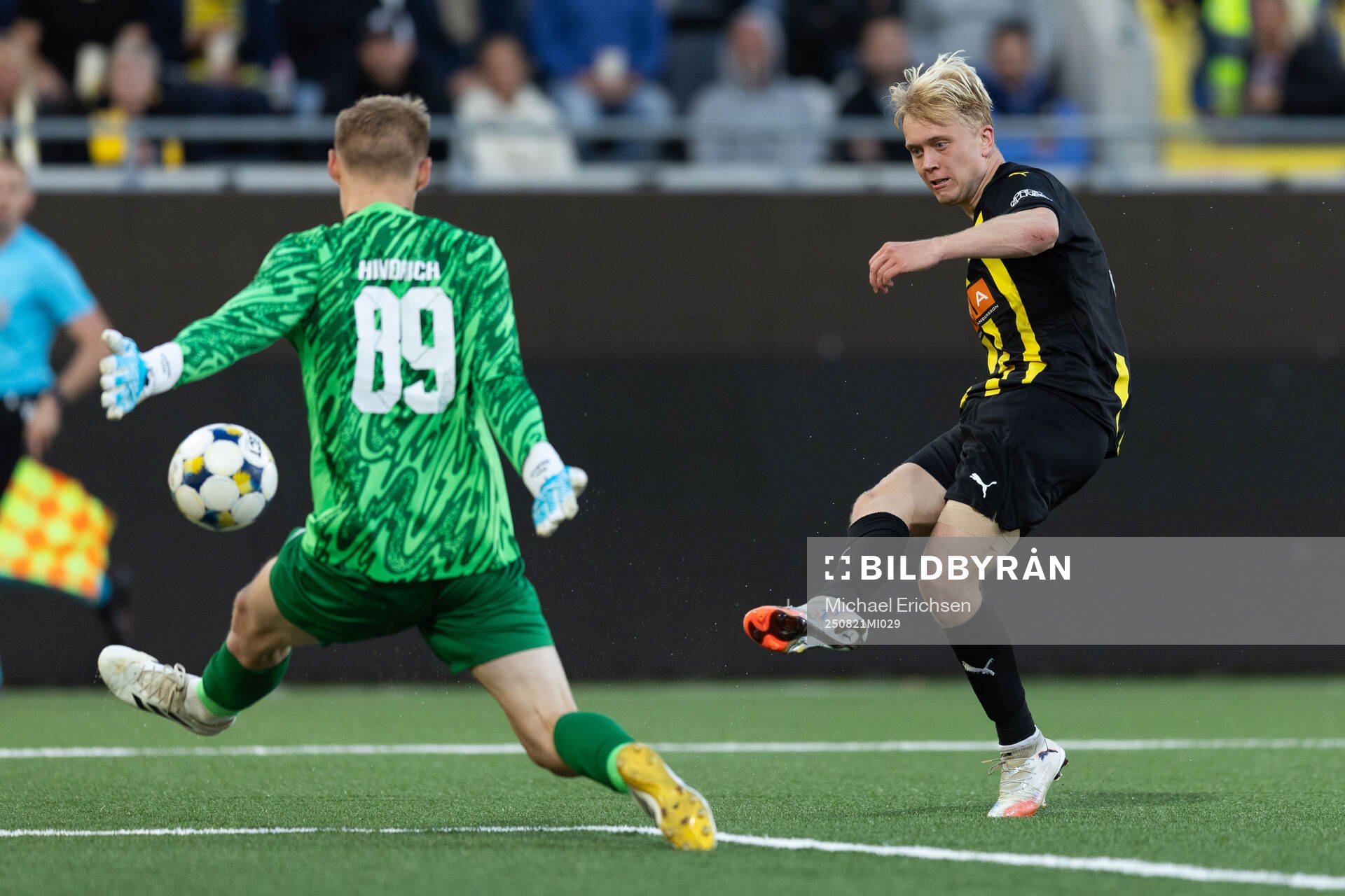 Isak Brusberg of Häcken scores 5-1 behind goalkeeper Otto