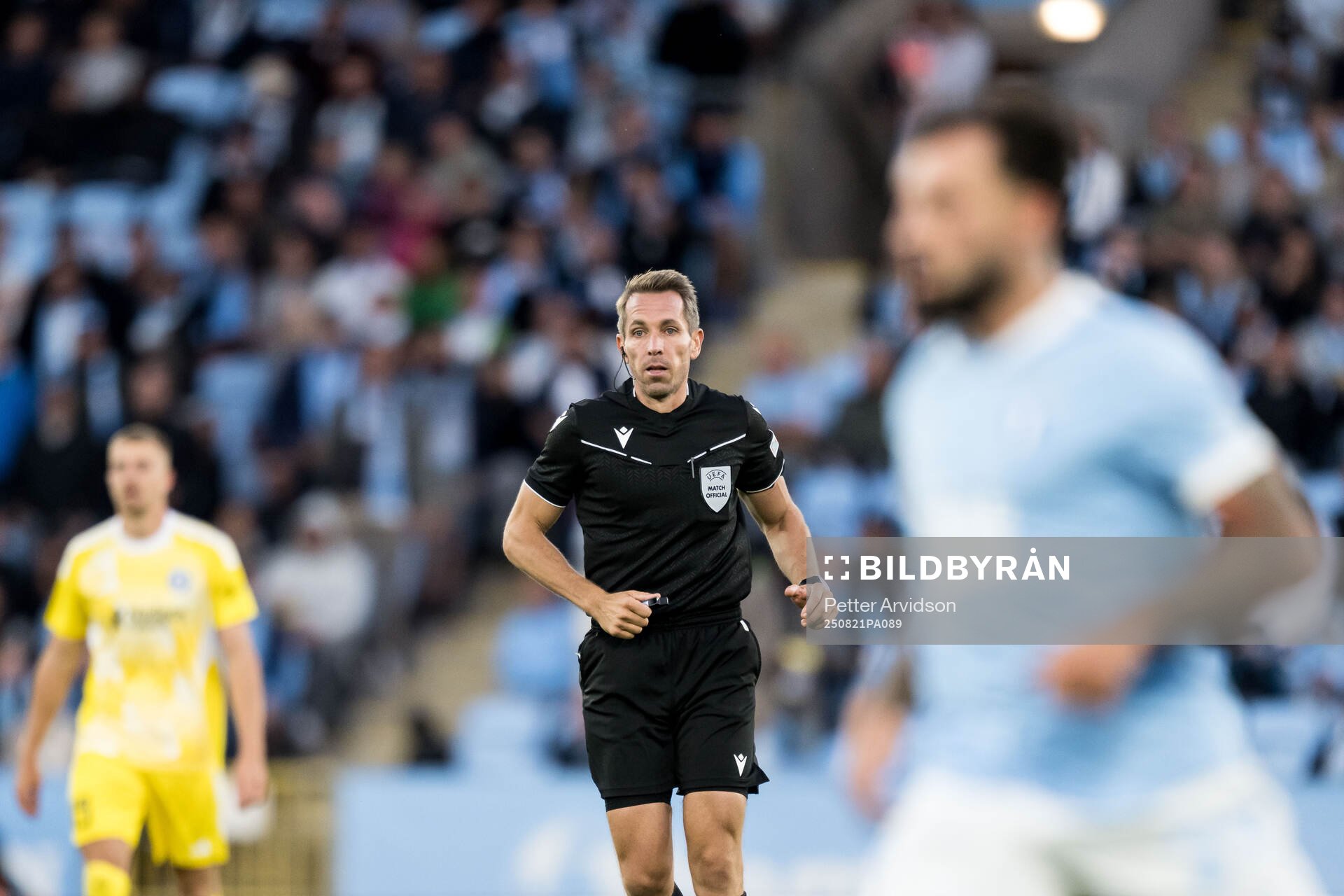 Referee Tobias Stieler