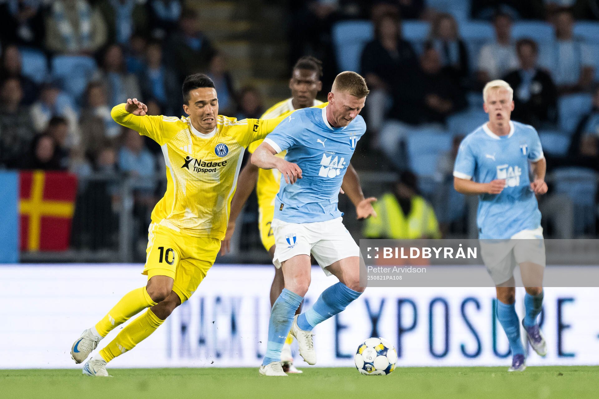 Tihomir Kostadinov of SK Sigma Olomouc and Anton Tinnerholm