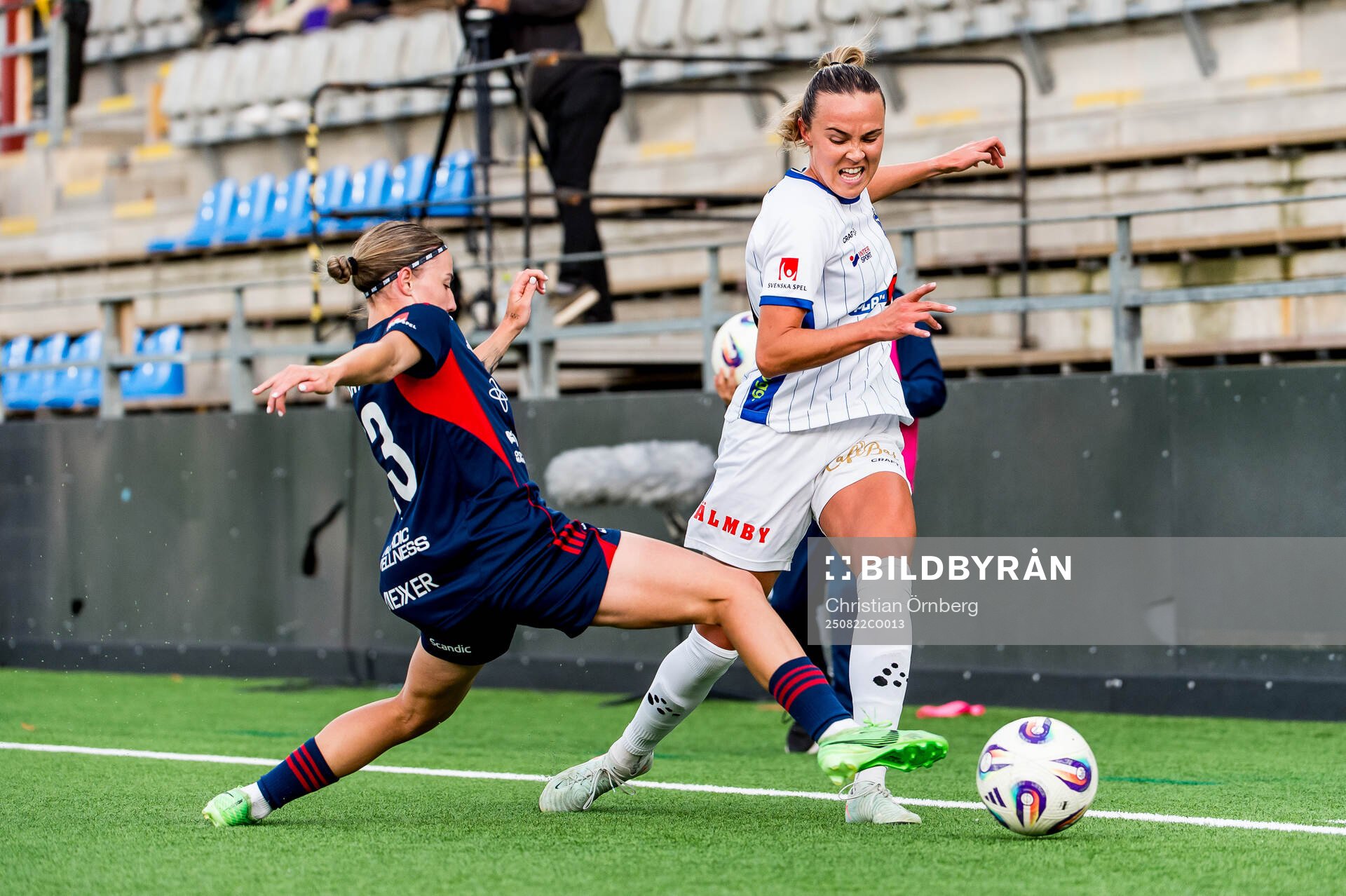 Rosengårds Anastasiya Pabiahaila och Växjö DFFs Larkin