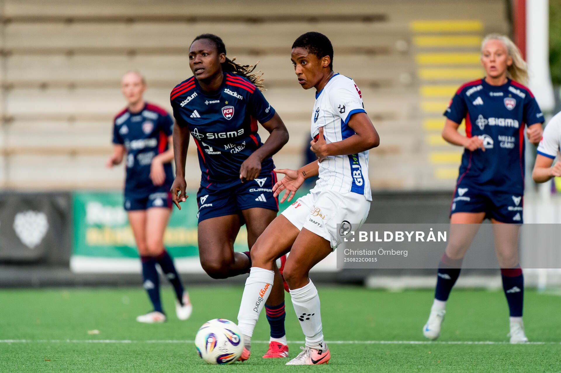 Växjö DFFs Eva Dessislava Dupuy och Rosengårds Anam Imo