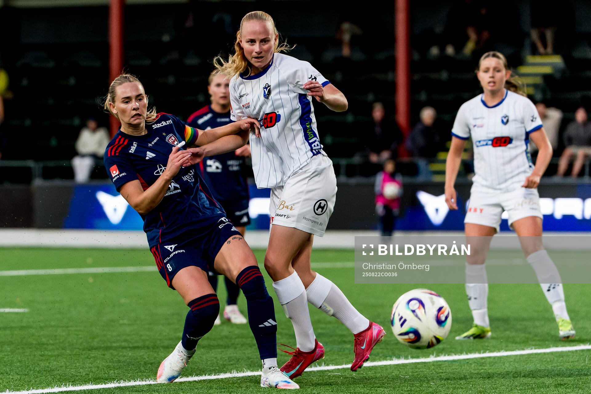 Rosengårds Emma Jansson och Växjö DFFs Ebba Wieder