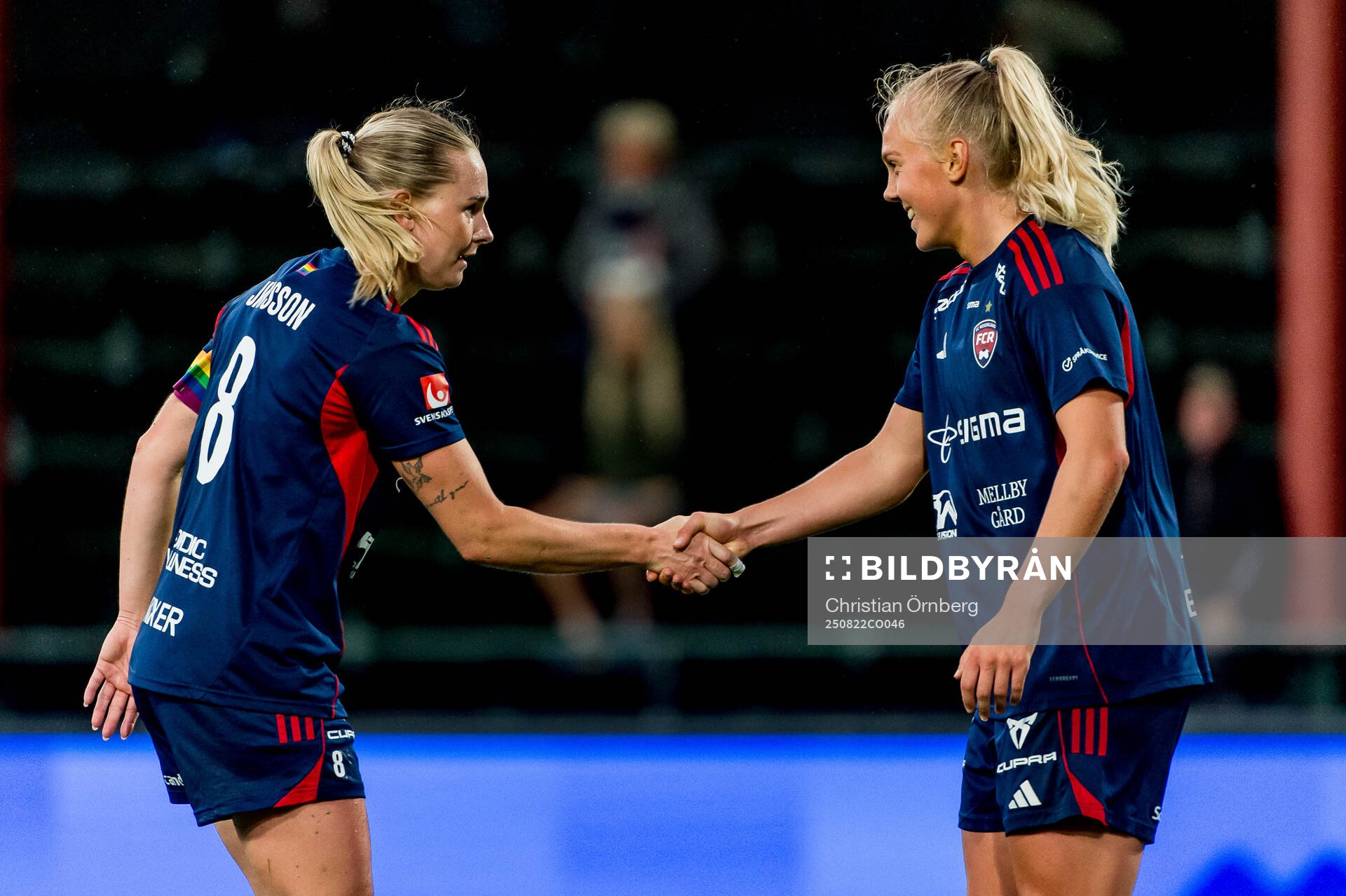 Rosengårds Emma Jansson och Molly Johansson jublar