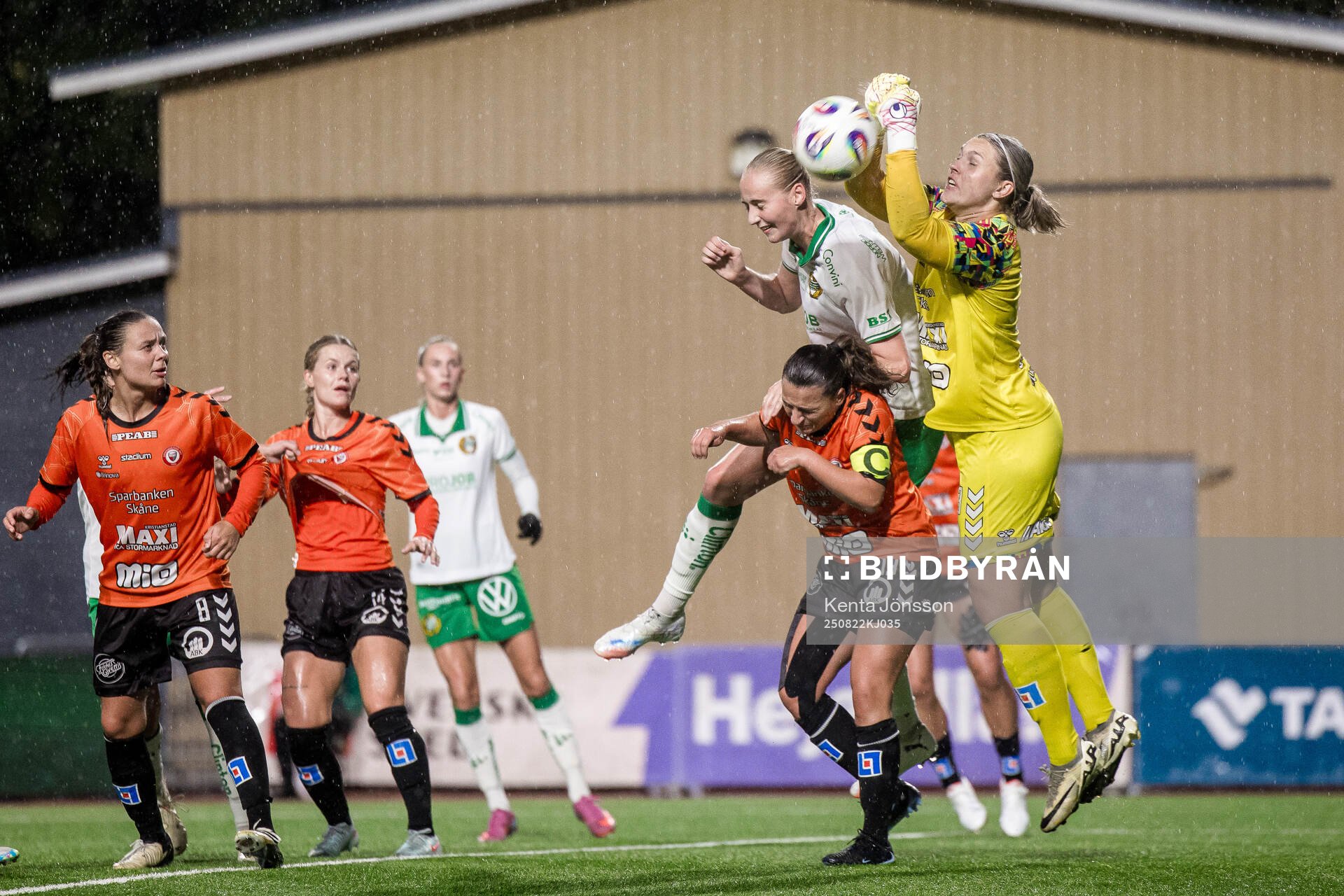 Hammarbys Emilie Bragstad och Kristianstads Emma Petrovic