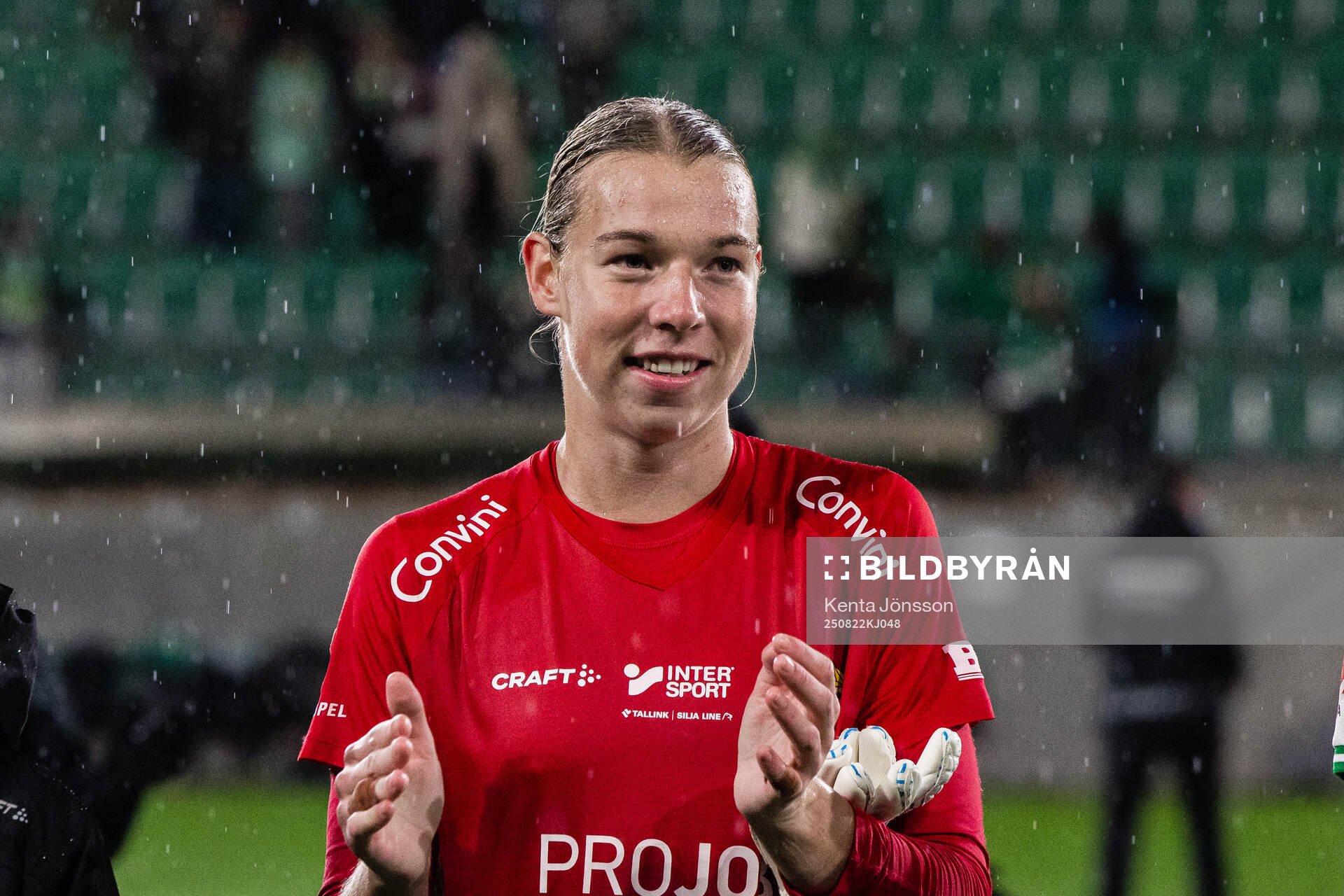 Hammarbys målvakt Melina Loeck jublar