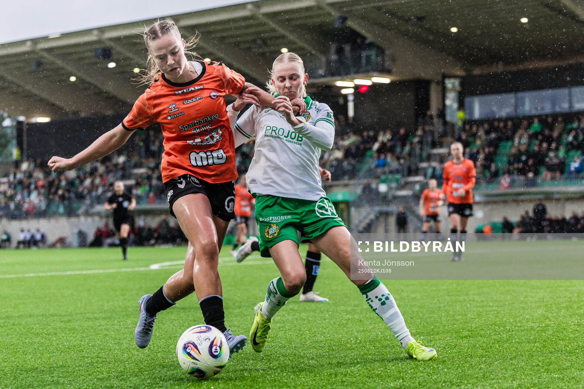 Kristianstads Mathilde Janzen och Hammarbys Emelie Joramo