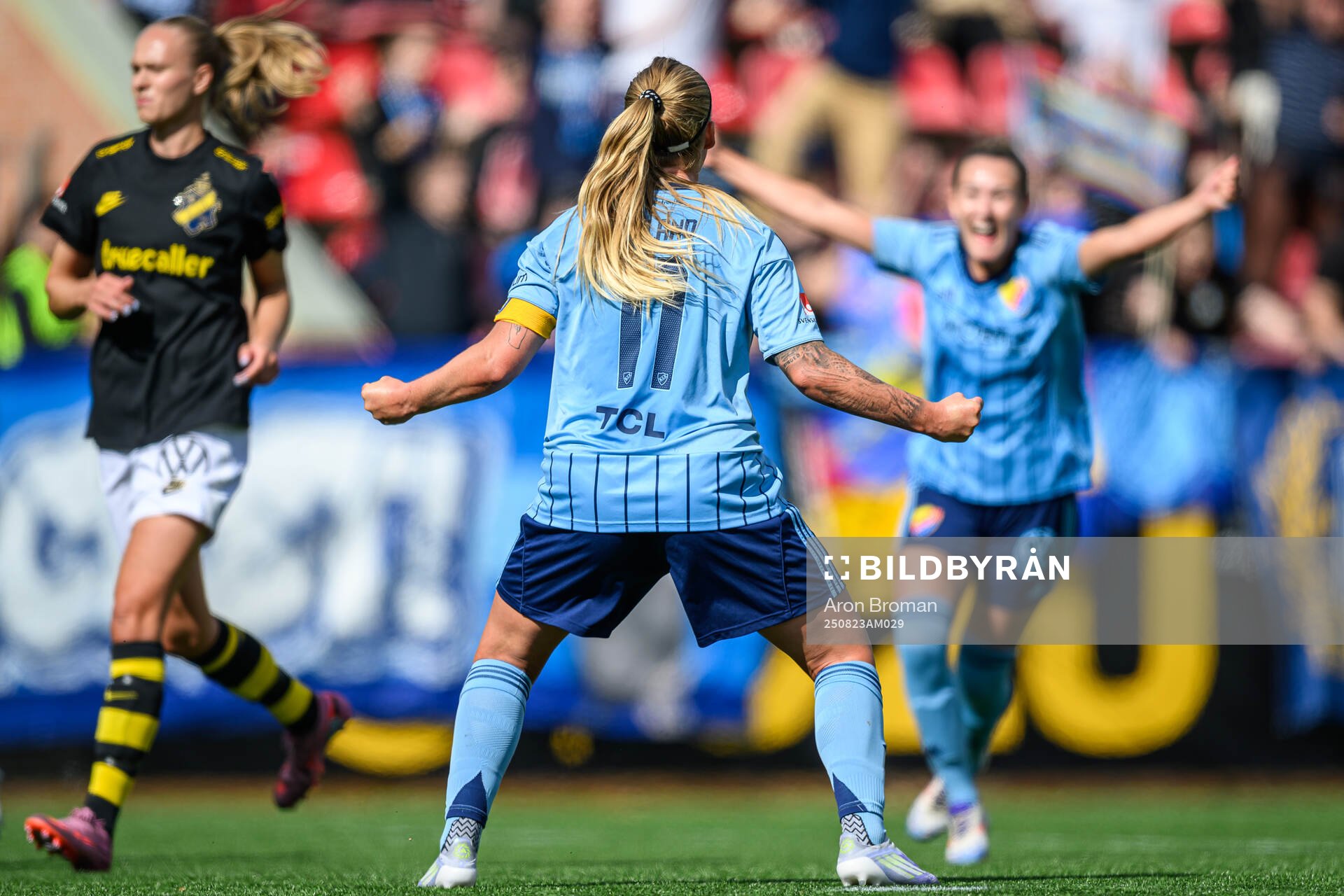 Djurgårdens Therese Åsland jublar