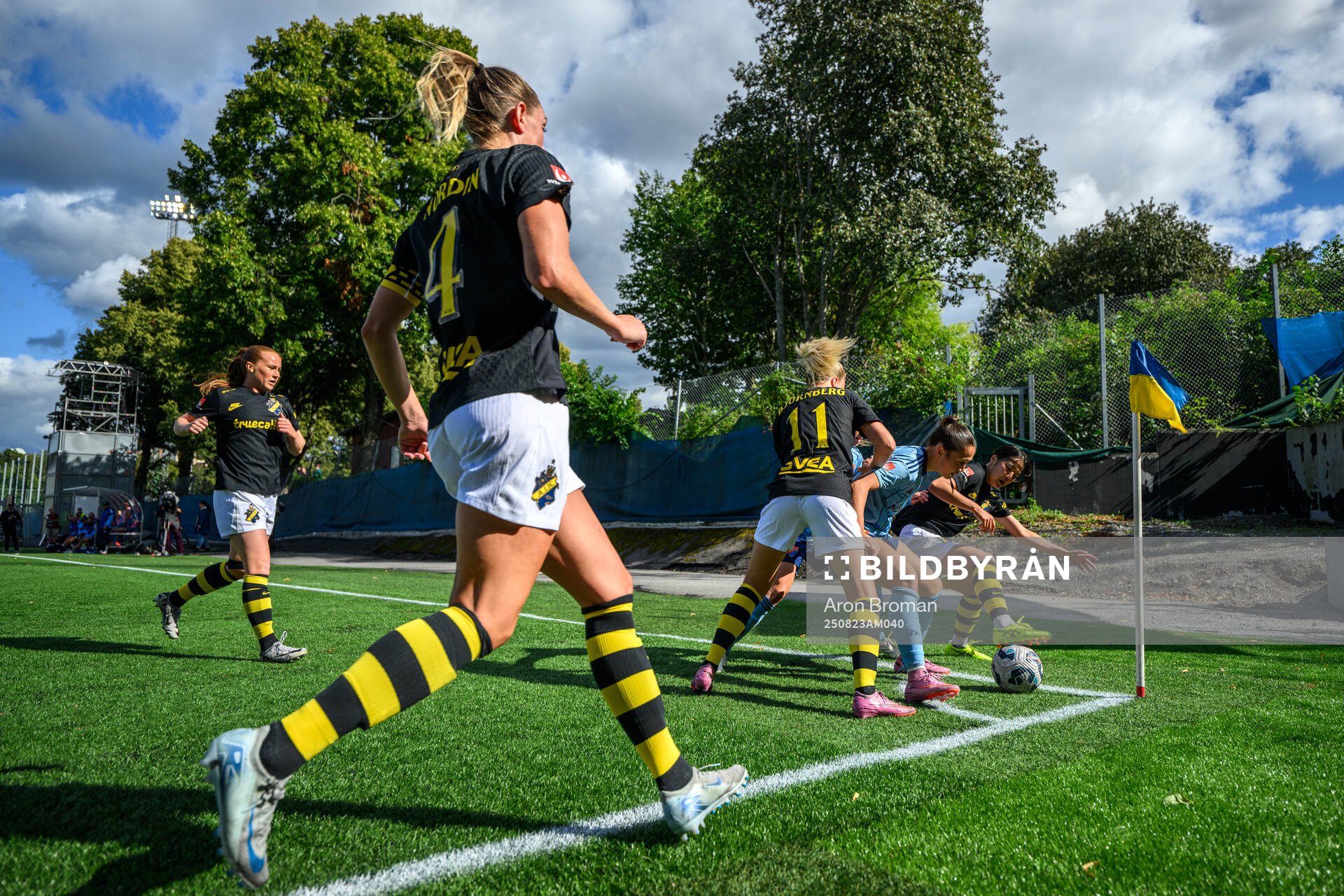 Djurgårdens Casey Yujin Phair och AIKs Son Hwayeon