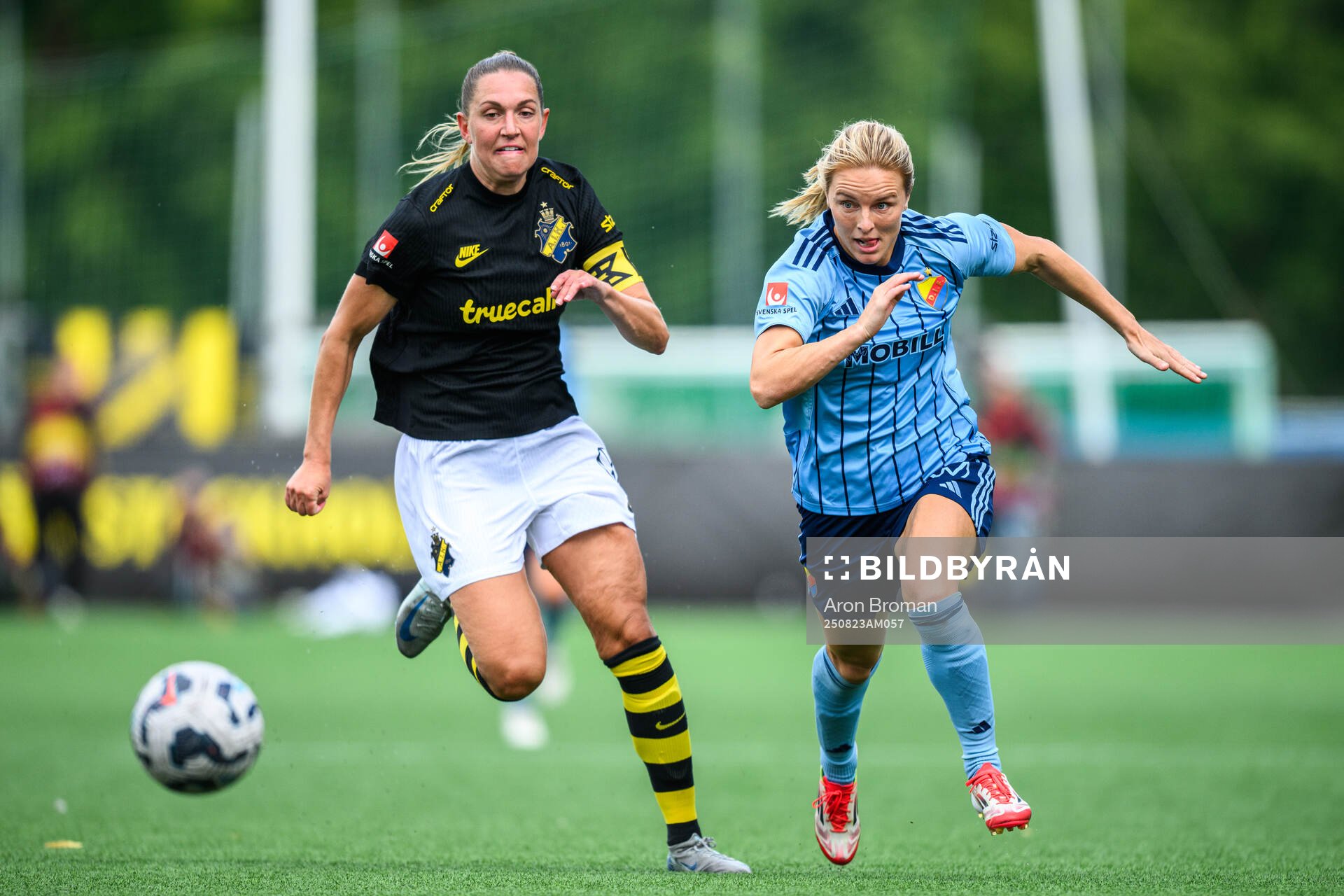 AIKs Jennie Nordin och Djurgårdens Mimmi Larsson