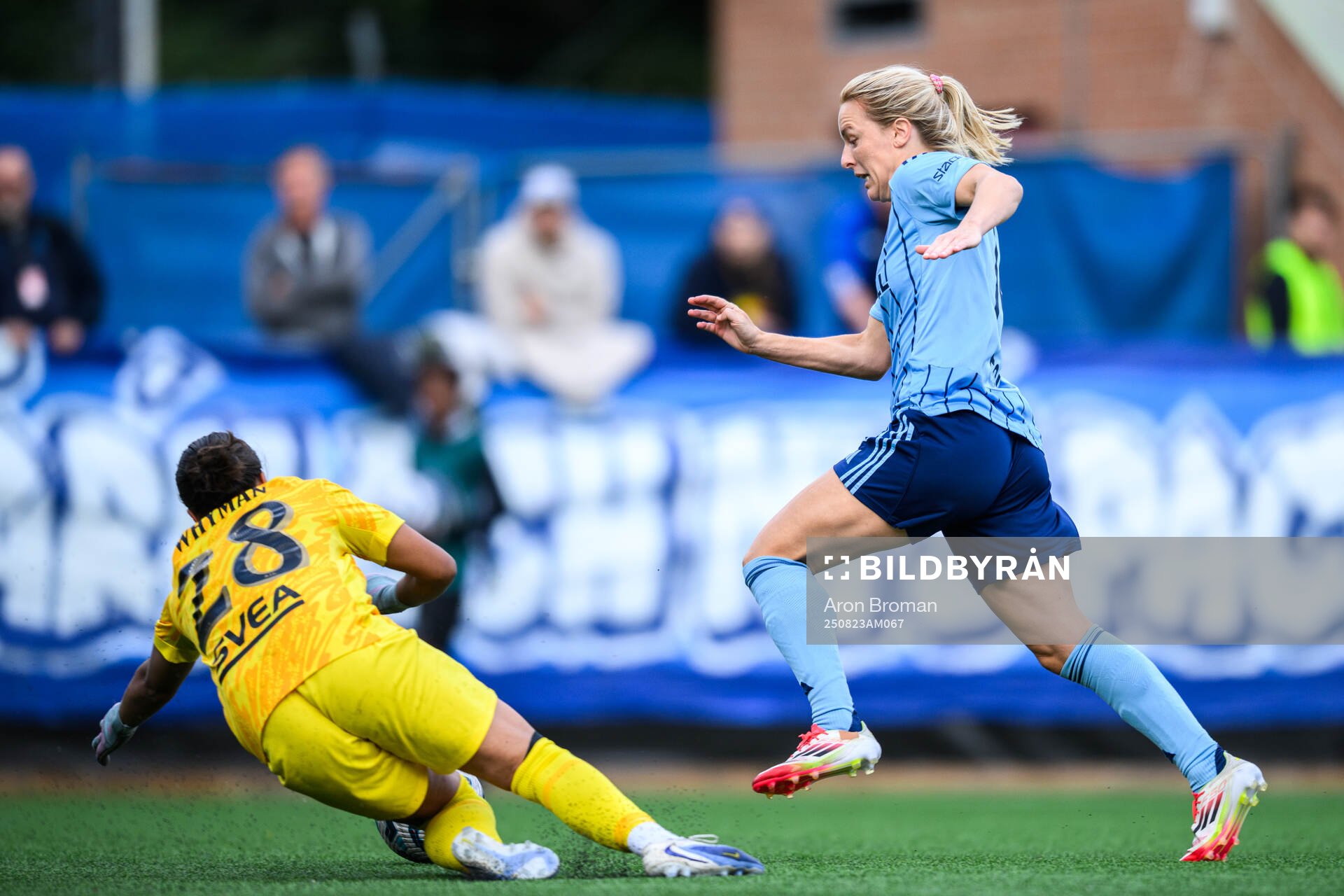 AIKs målvakt Jada Leanne Mathyssen och Djurgårdens Mimmi