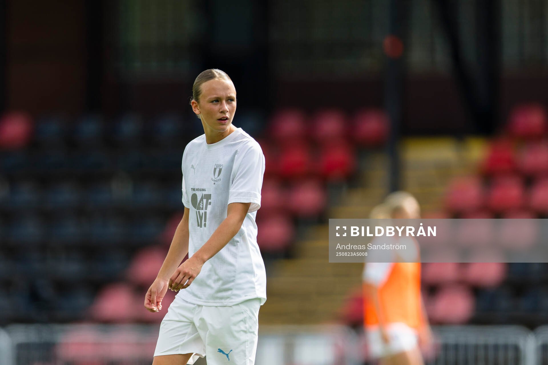 Malmö FFs Lovisa Breland på uppvärmningen