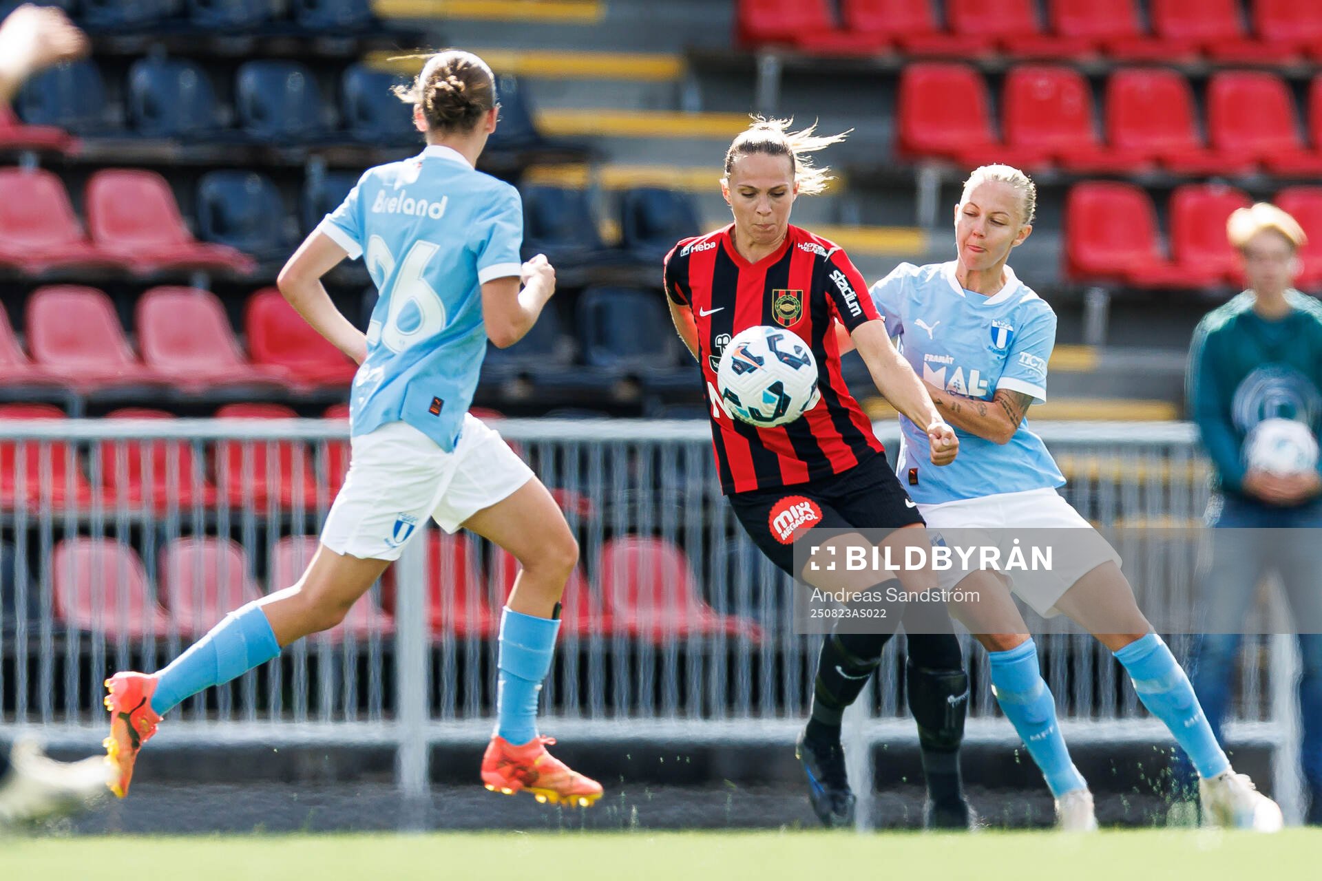 Brommapojkarnas Frida Thörnqvist och Malmö FFs Nathalie