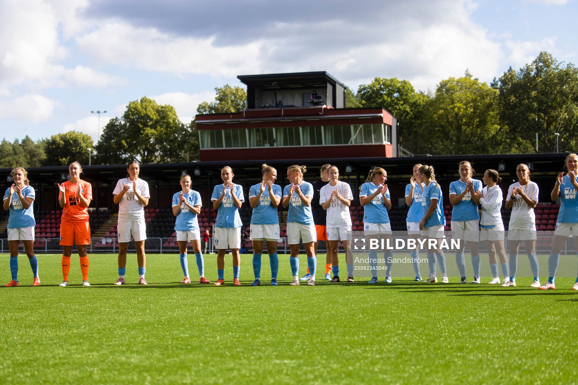 Malmö FFs spelare tackar publiken