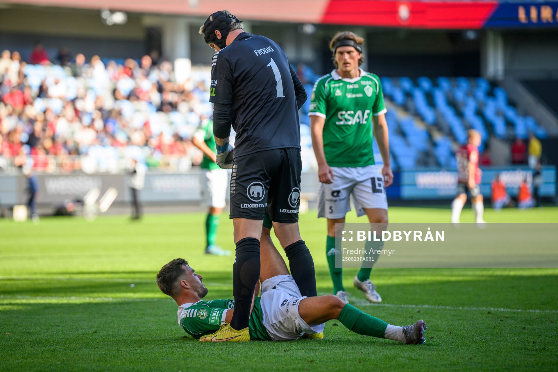 Brages Haris Brkic och målvakt Viktor Frodig
