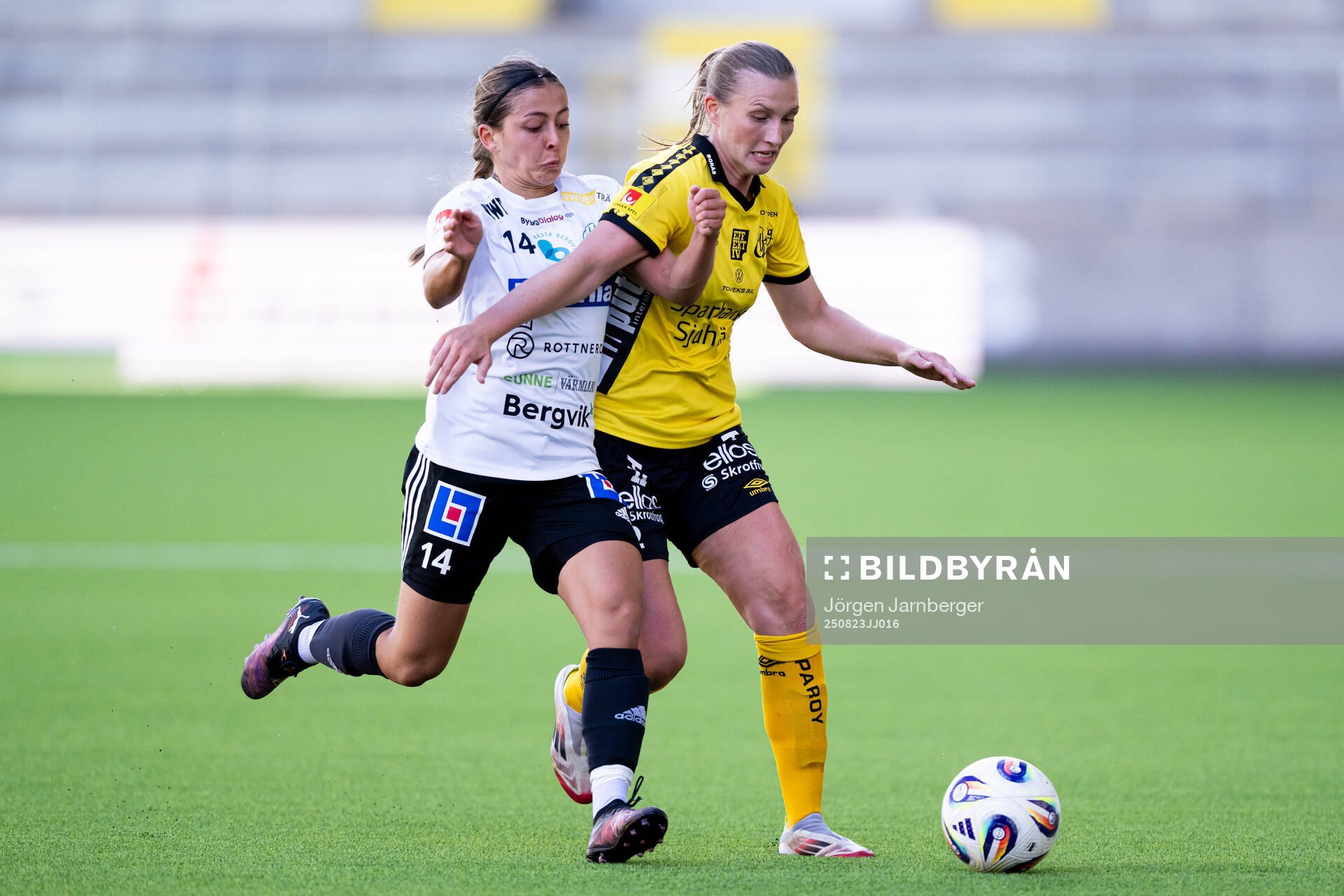 Mallbackens Tais Patterson och Elfsborgs Selma Berggren