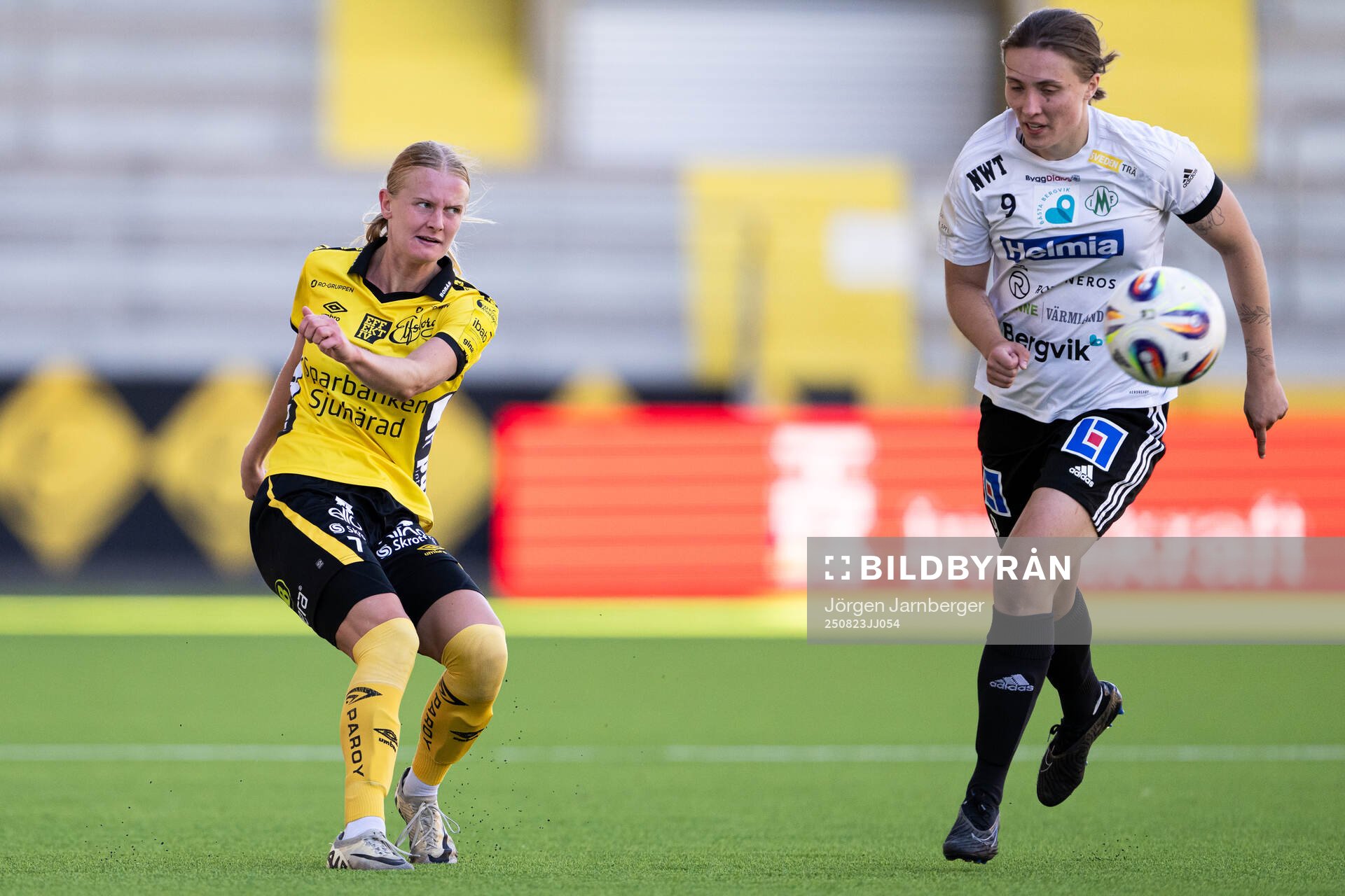 Elfsborgs Hanna Jiozon och Mallbackens Ella Björkman