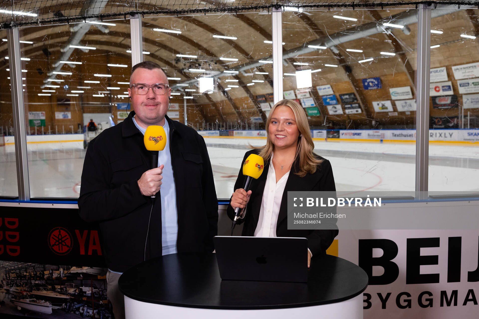 Johan Svensson och Jennifer Engström i Expressens studio