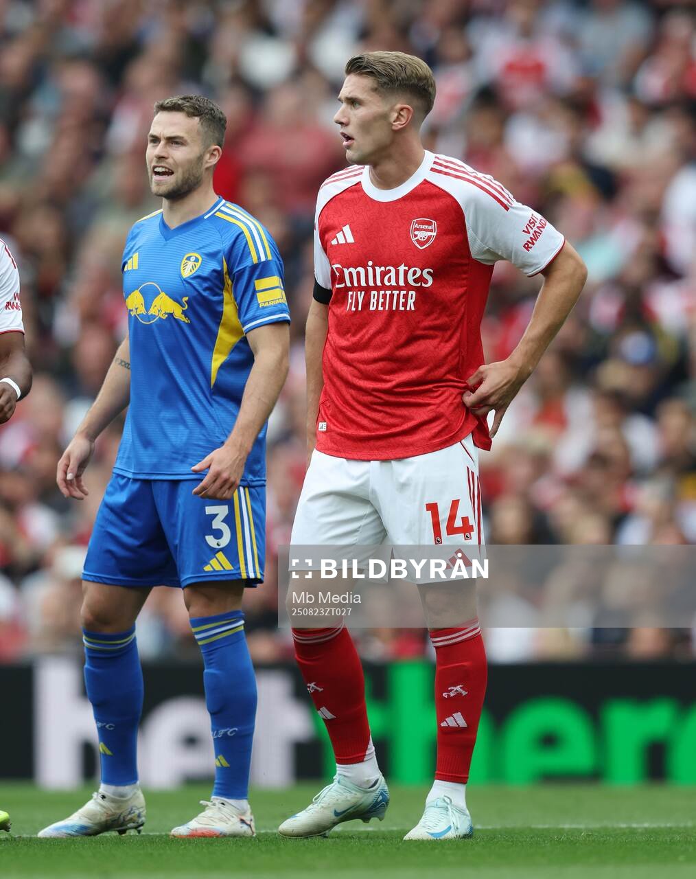 Gabriel Gudmundsson of Leeds United and Viktor Gyökeres of