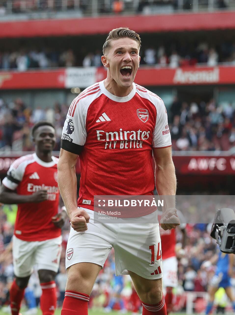 Viktor Gyökeres of Arsenal celebrates