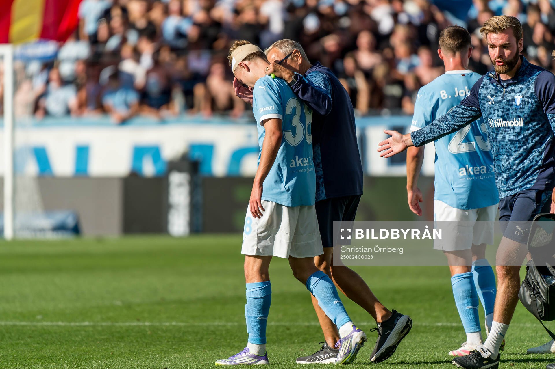 Malmö FFs Hugo Bolin har ont