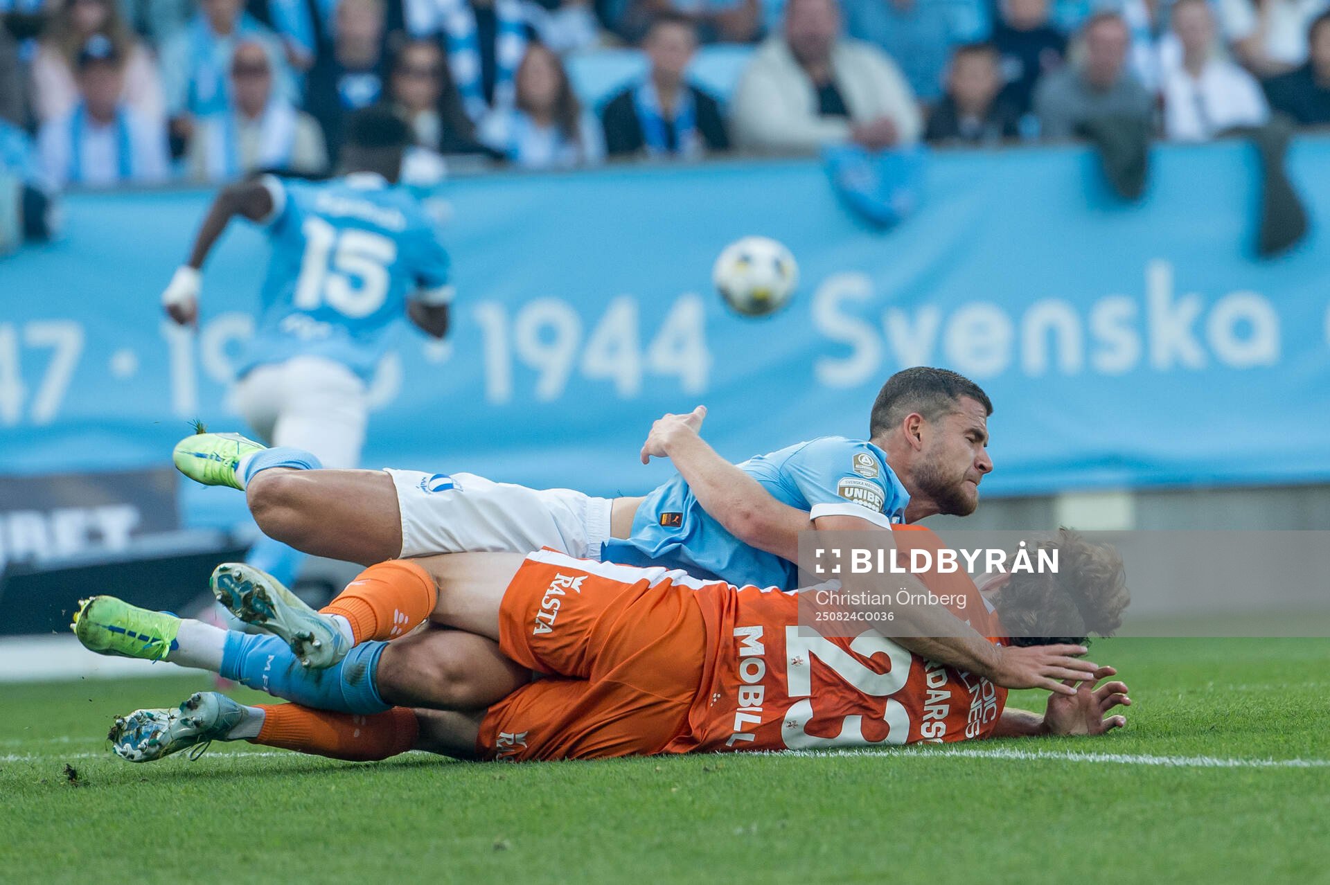 Malmö FFs Gabriel Busanello och IFK Göteborgs Kolbeinn
