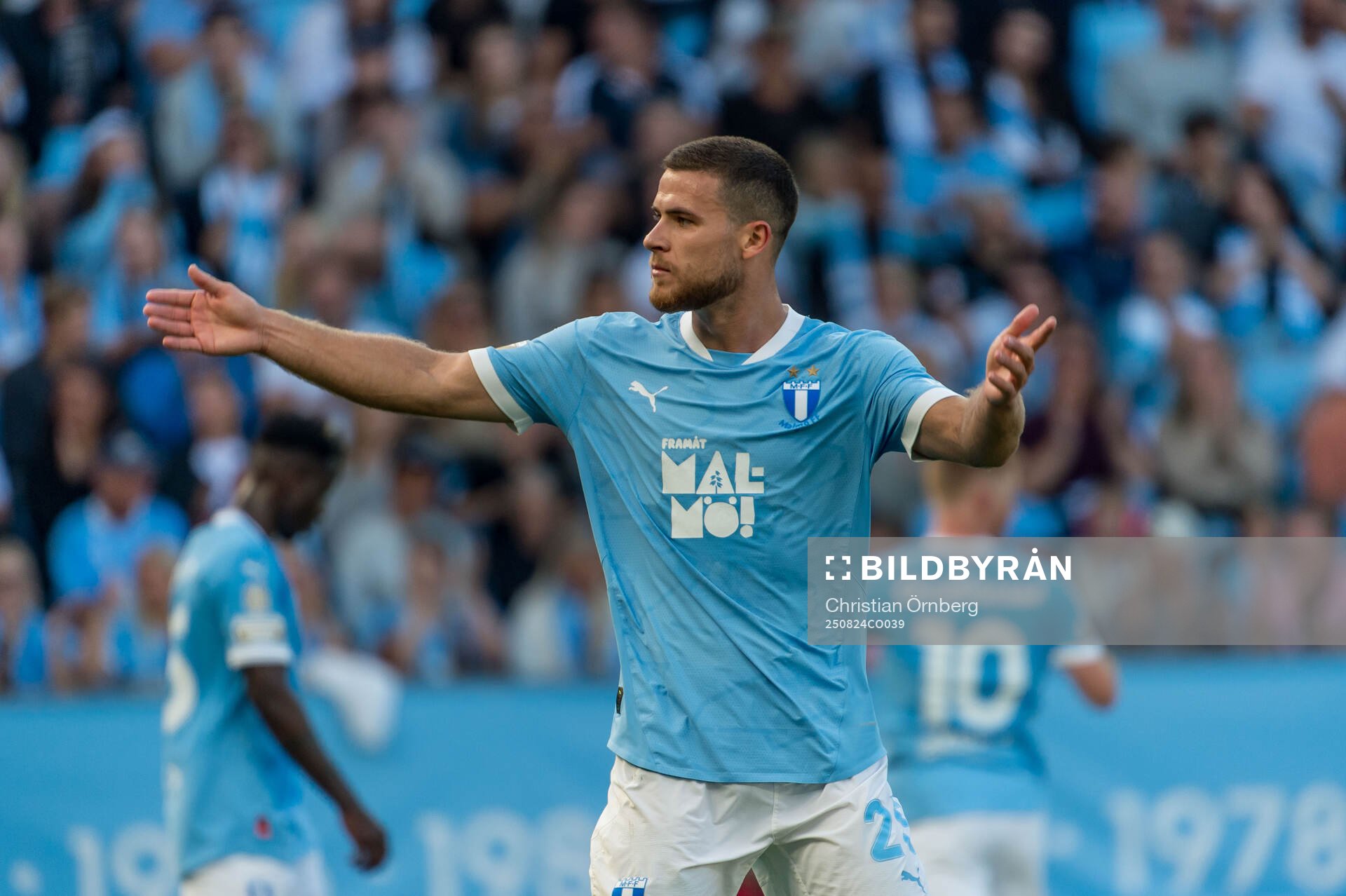 Malmö FFs Gabriel Busanello jublar