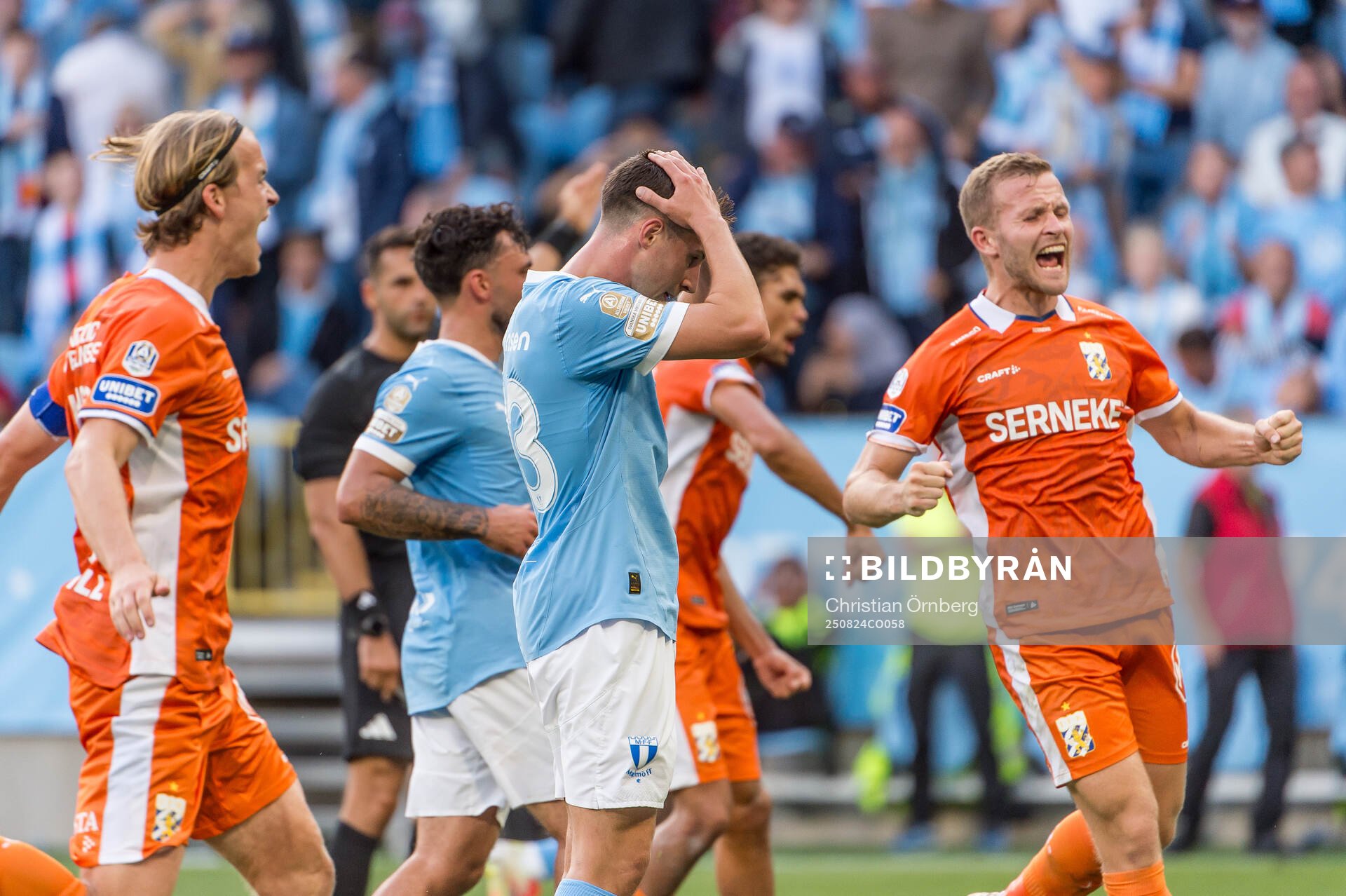 Malmö FFs Lasse Berg Johnsen deppar