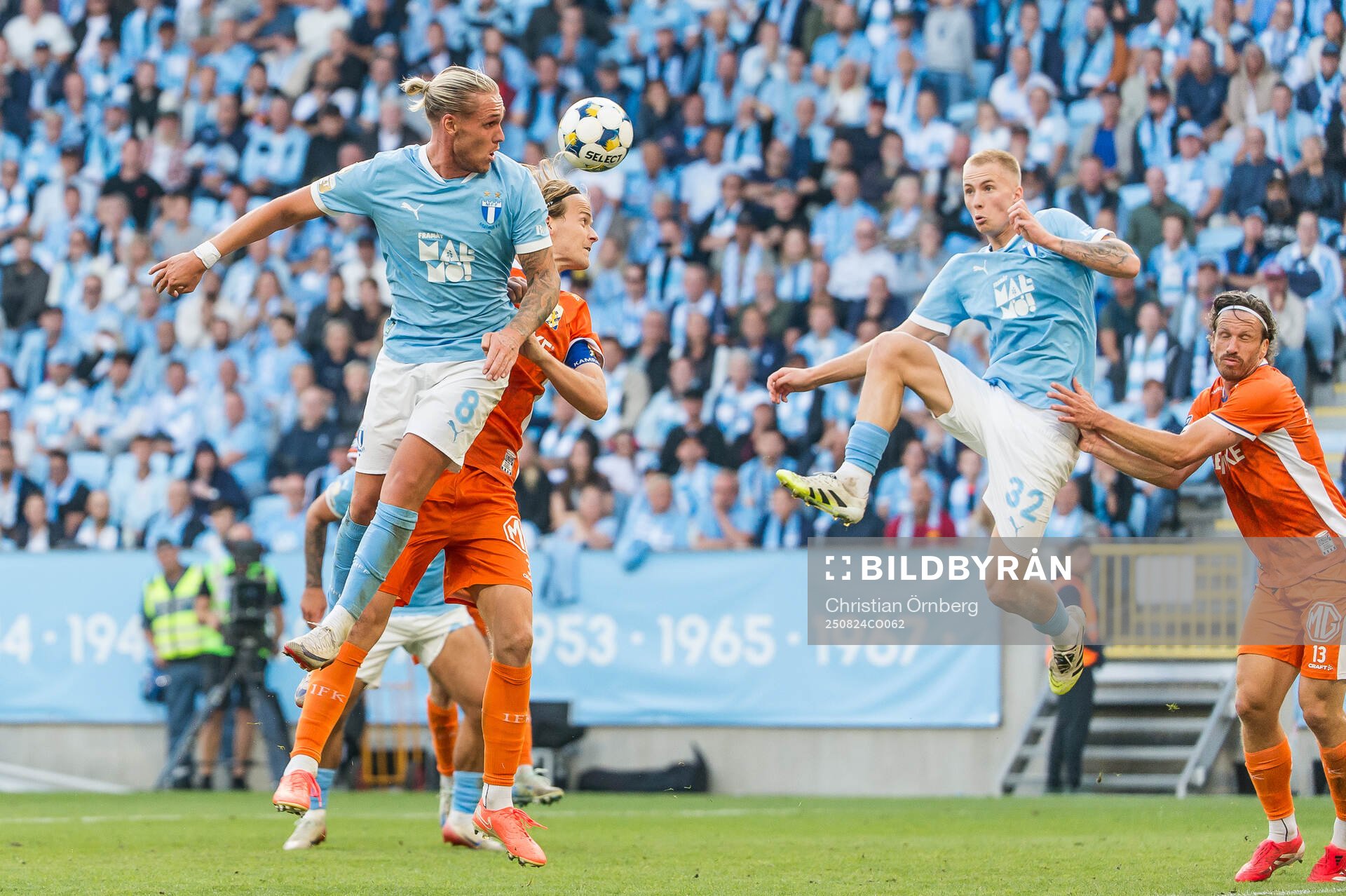 Malmö FFs Arnor Sigurdsson och Daniel Gudjohnsen och IFK