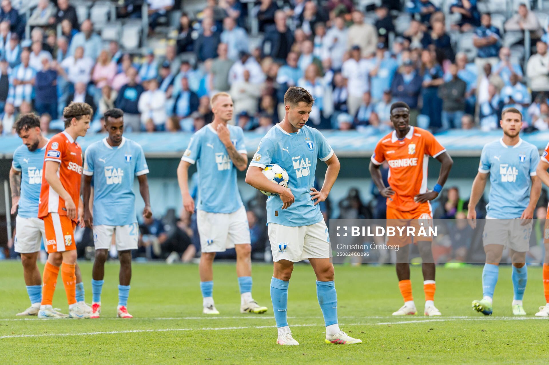 Malmö FFs Lasse Berg Johnsen deppar