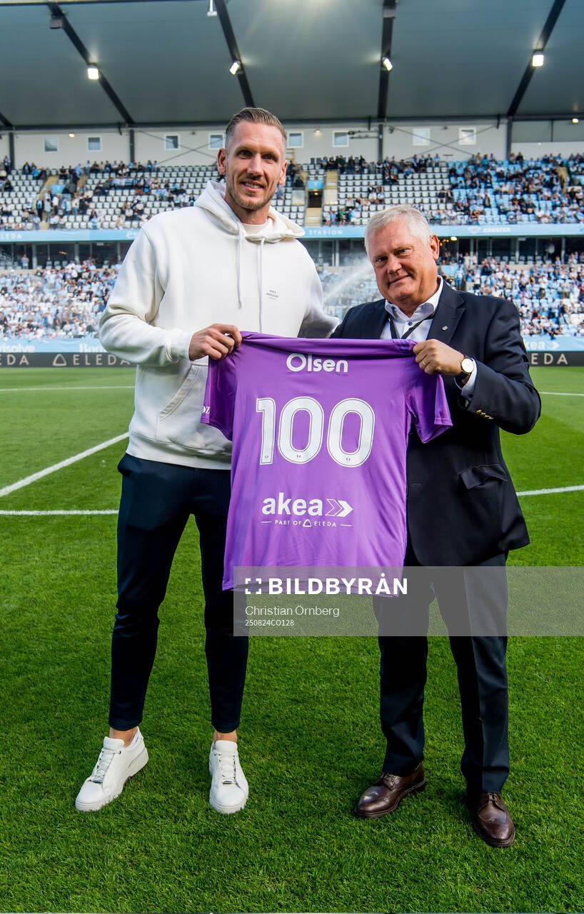 Malmö FFs målvakt Robin Olsen hyllades av ordförande