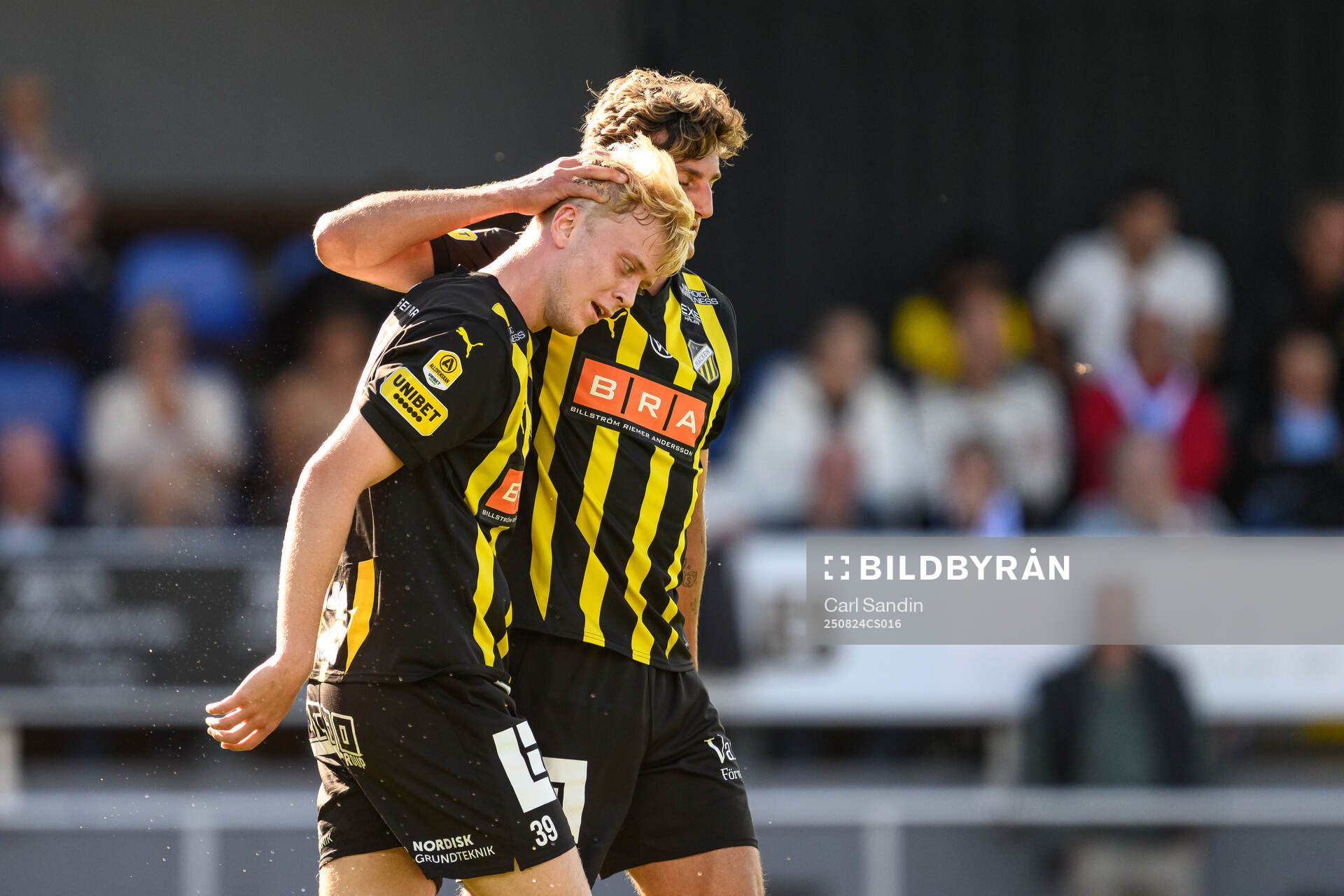 Häckens Isak Brusberg och Silas Andersen jublar