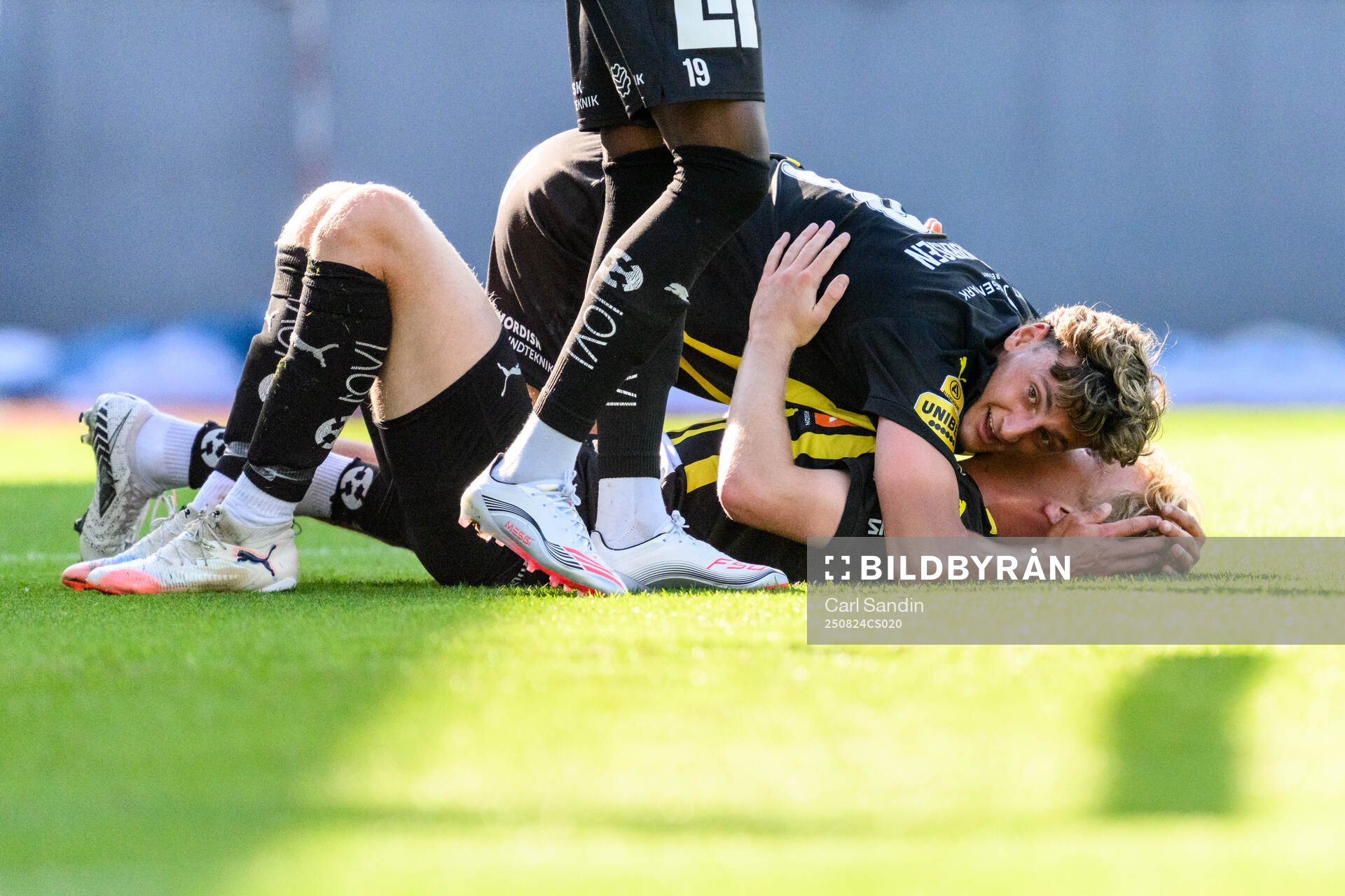 Häckens Silas Andersen och Isak Brusberg jublar