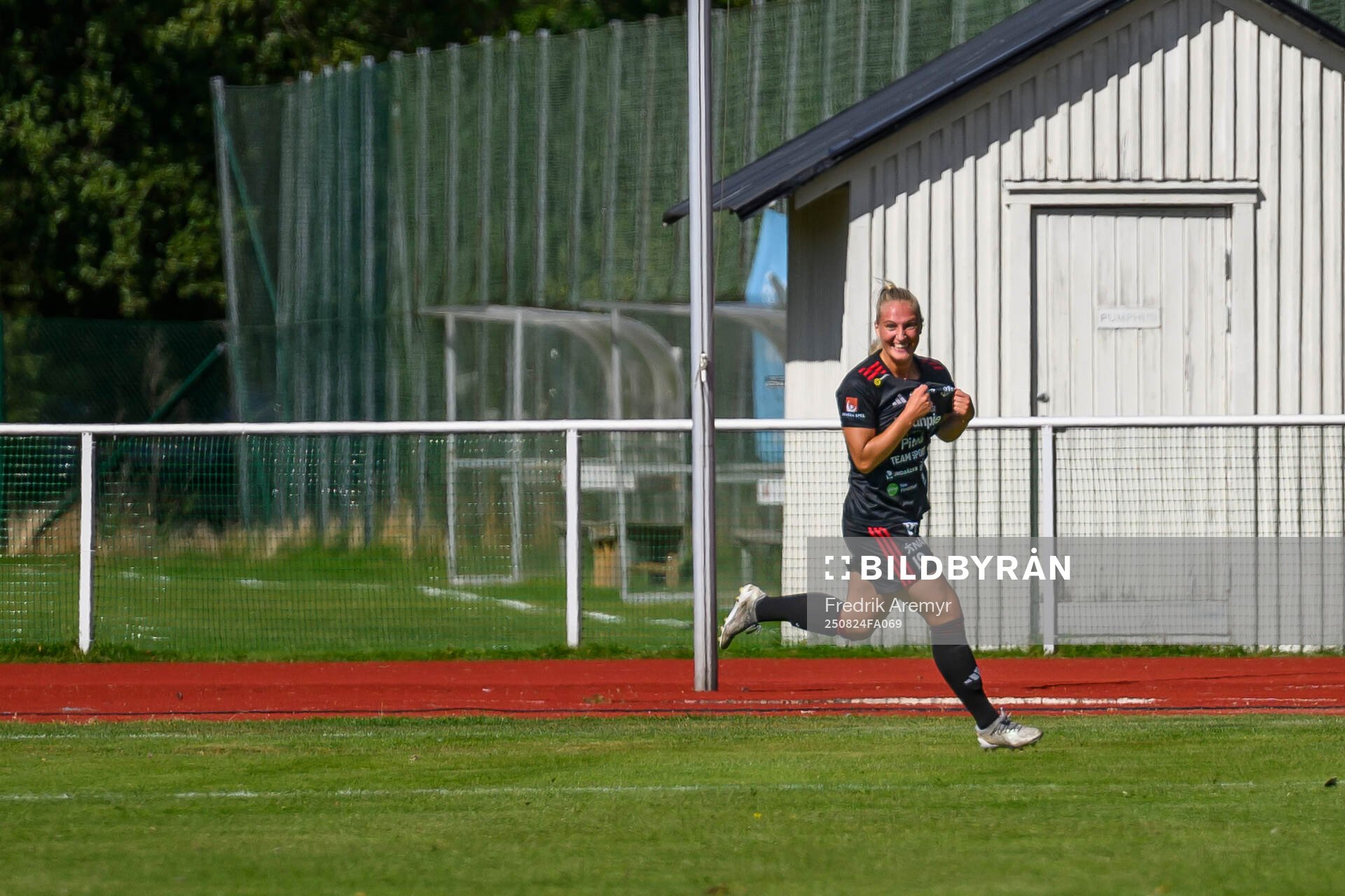 Piteås Emma Viklund jublar