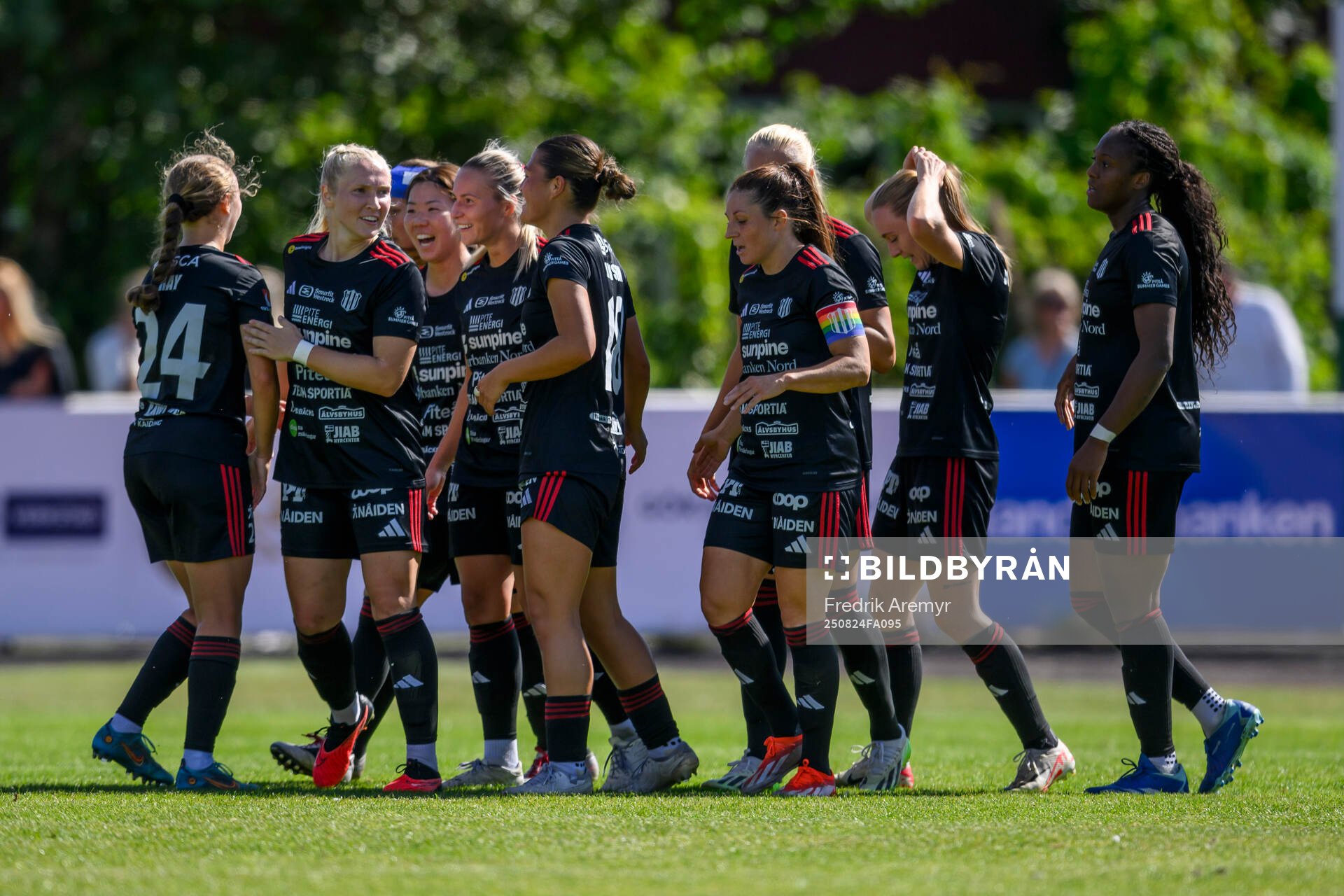 Piteås spelare jublar
