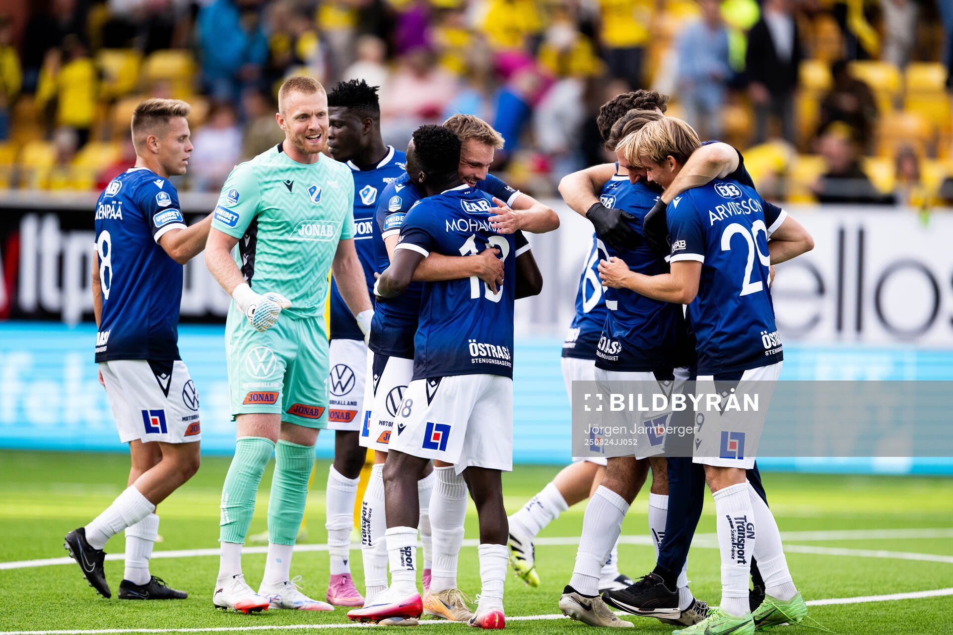 Halmstads spelare jublar