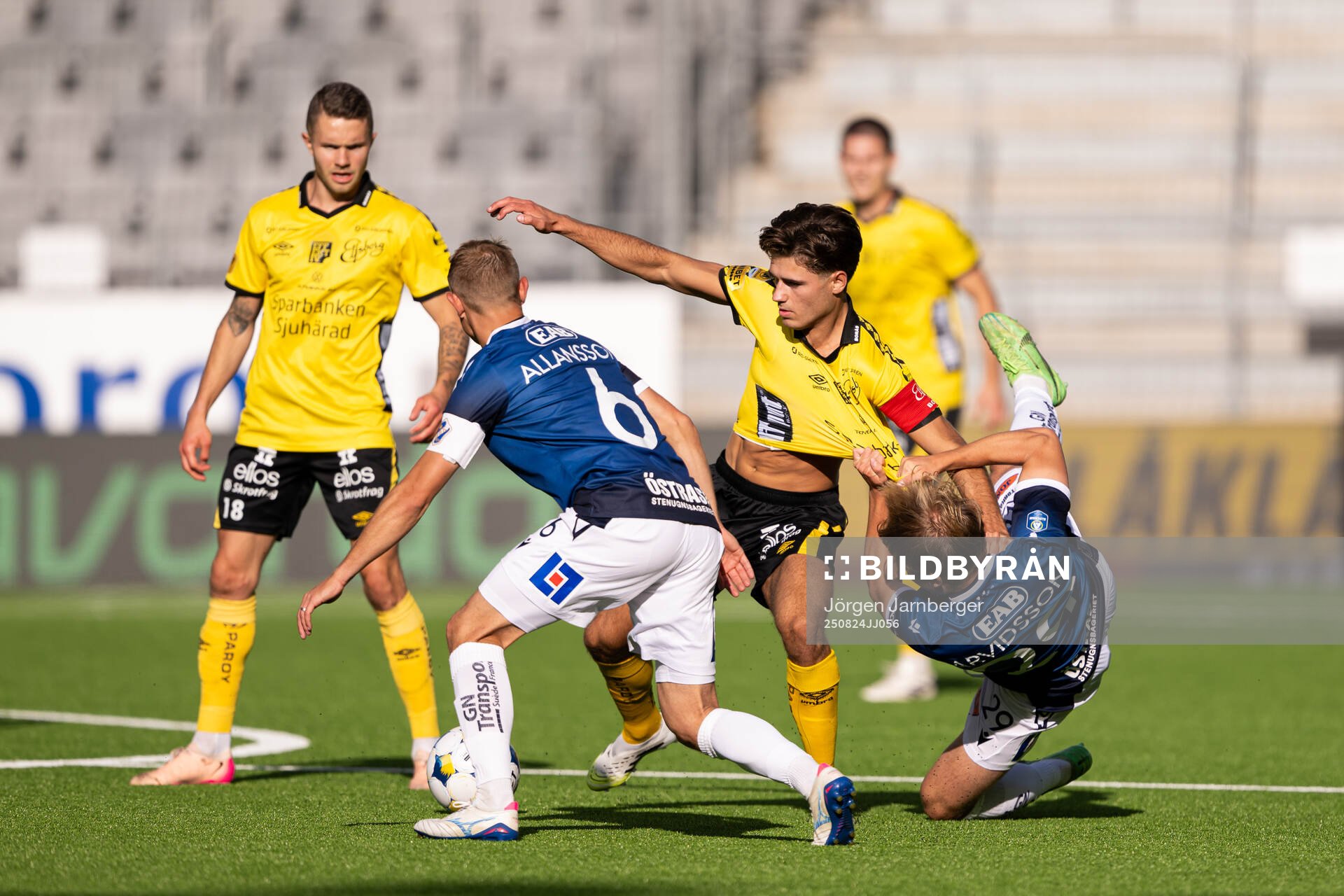 Elfsborgs Besfort Zeneli och Halmstads Ludvig Arvidsson