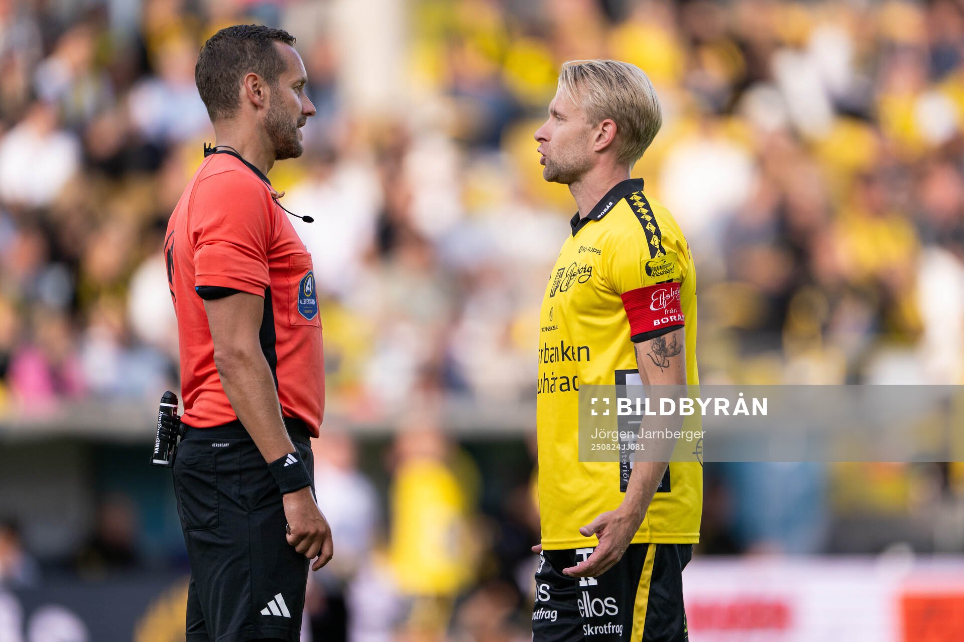 Domare Victor Wolf och Elfsborgs Johan Larsson