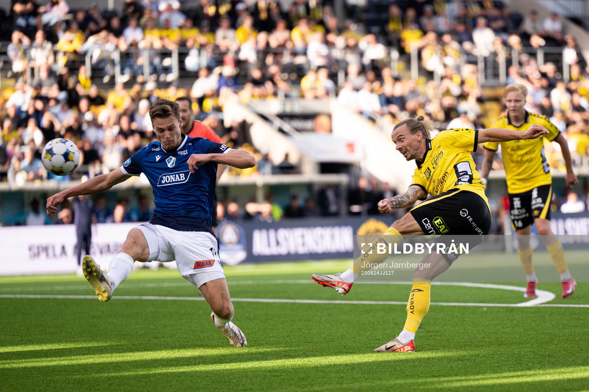 Halmstads Villiam Granath och Elfsborgs Niklas Hult