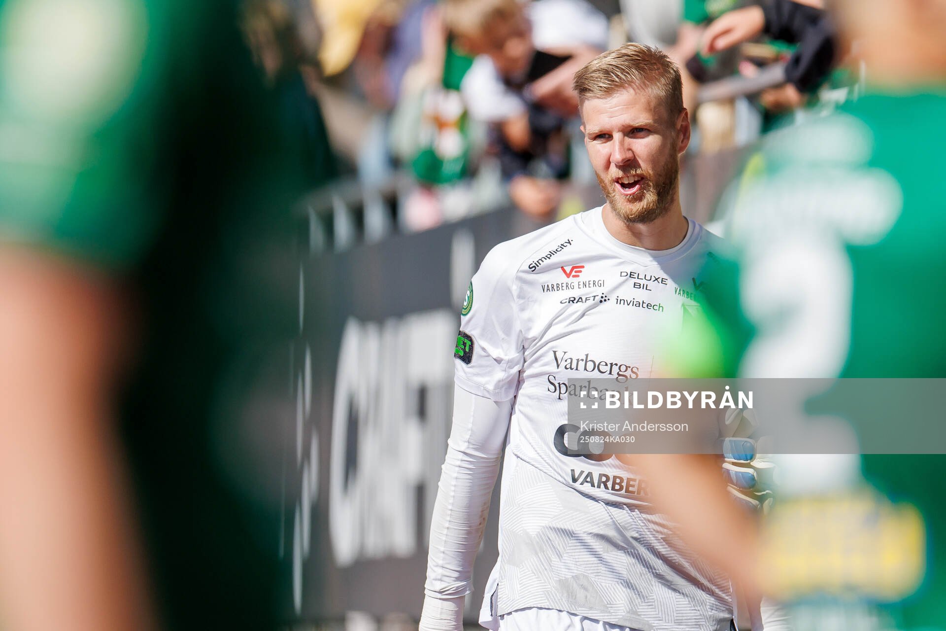 Varbergs målvakt Fredrik Andersson jublar