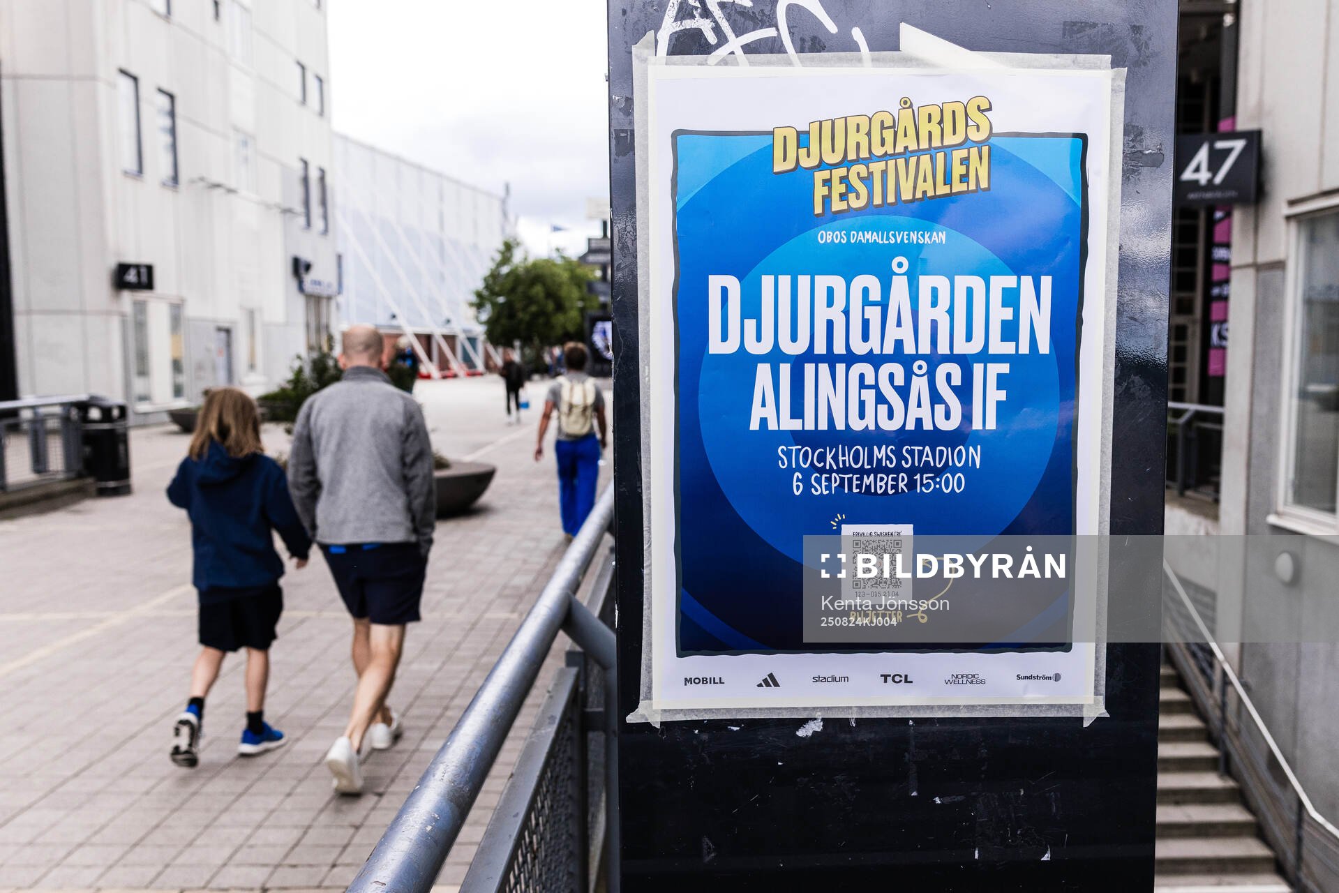 En affisch annonserar om Djurgårdsfestivalen