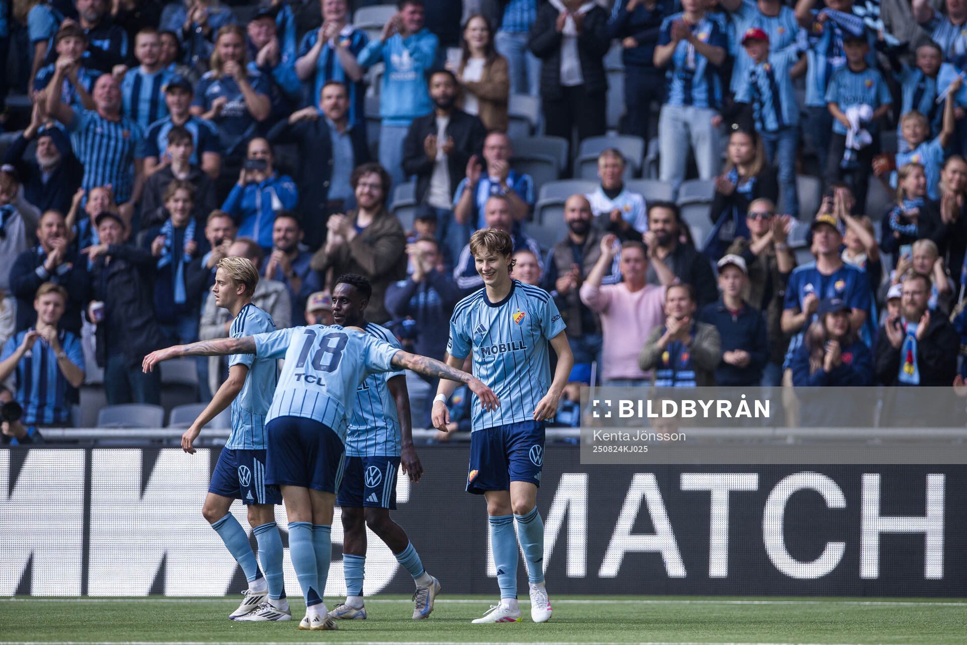 Djurgårdens August Priske Flyger jublar